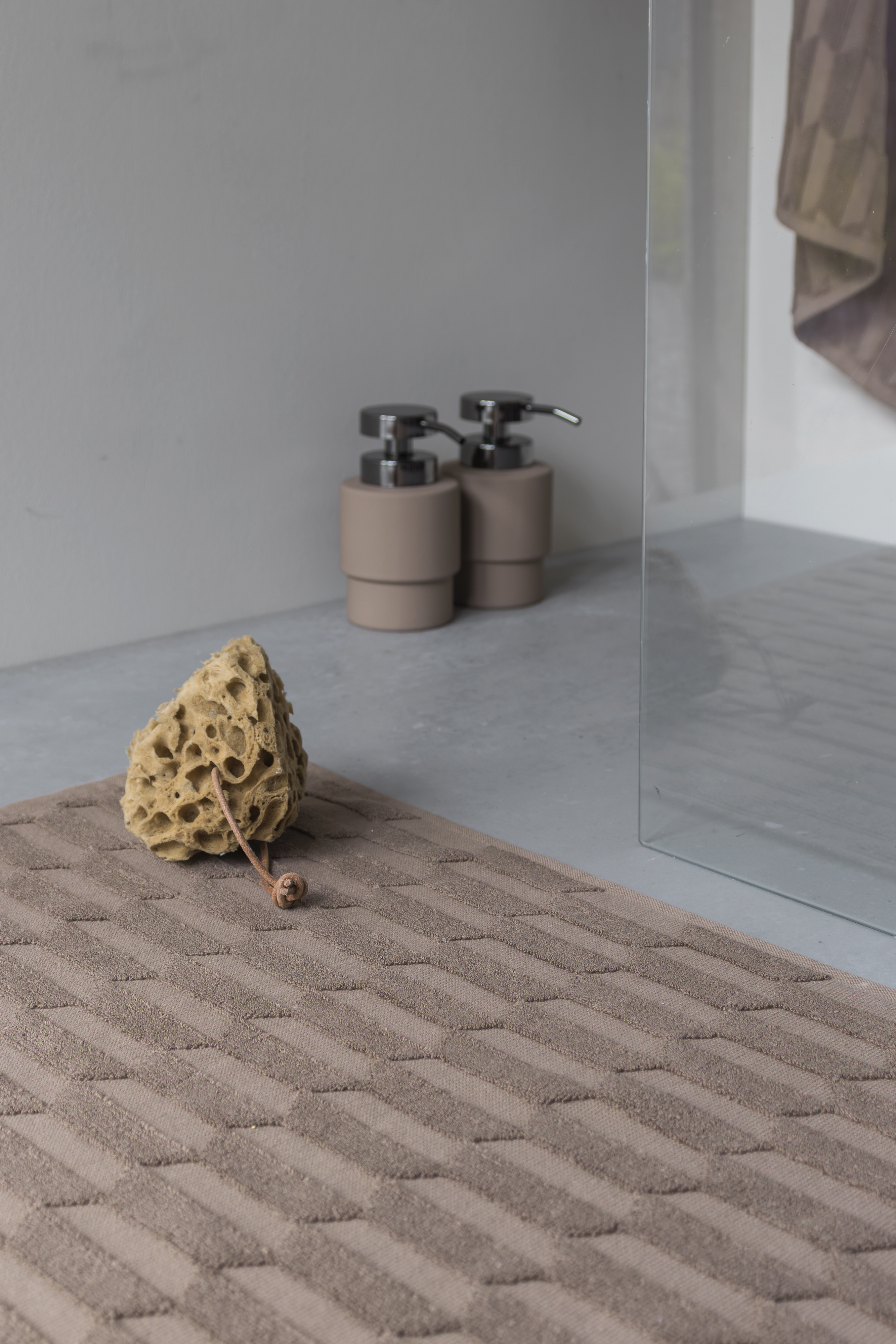 Mette Ditmer Geo Badteppich Nougat 50x80