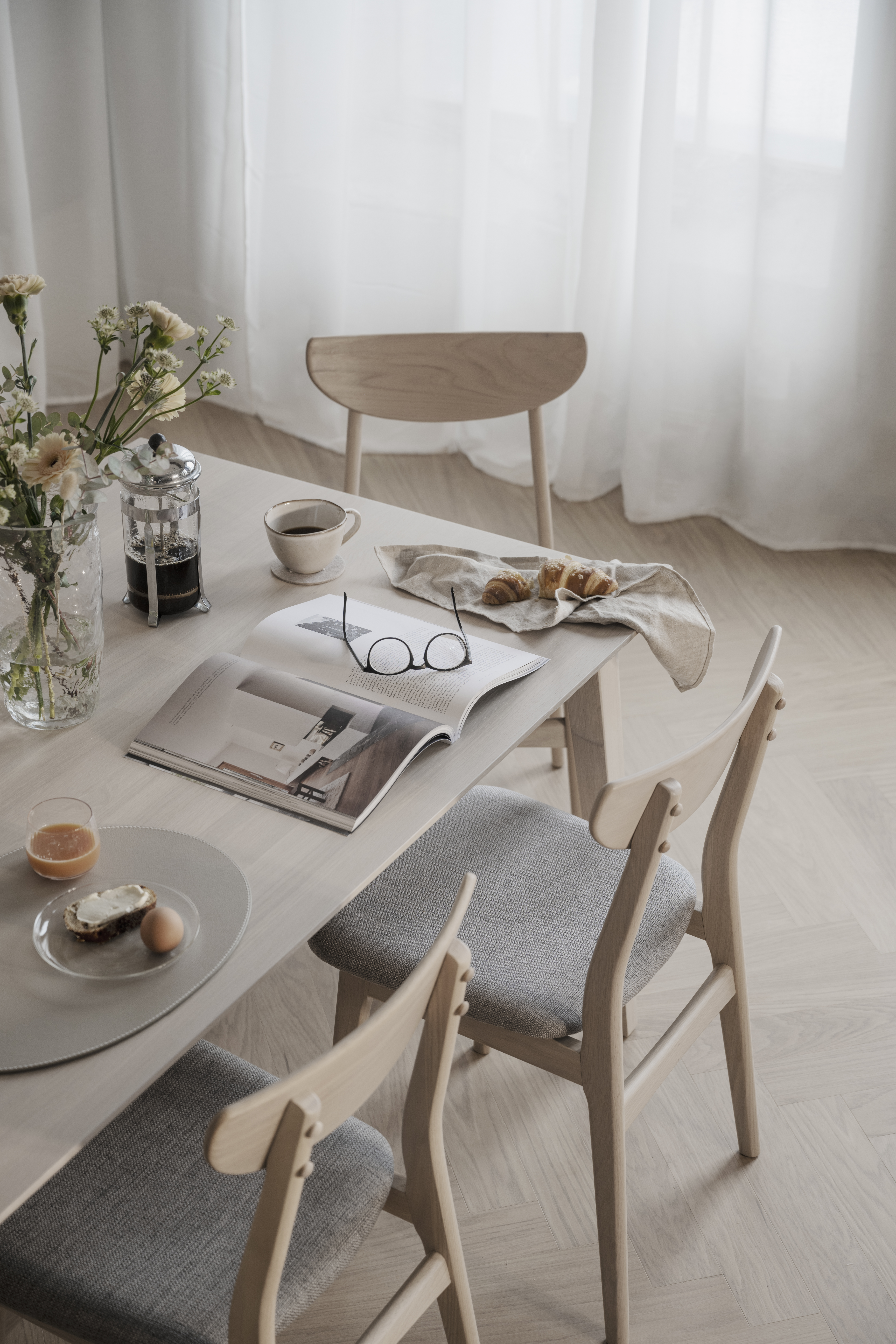 Rowico Home Rodham Matstol Vitpigment Ek/Ljusgrå