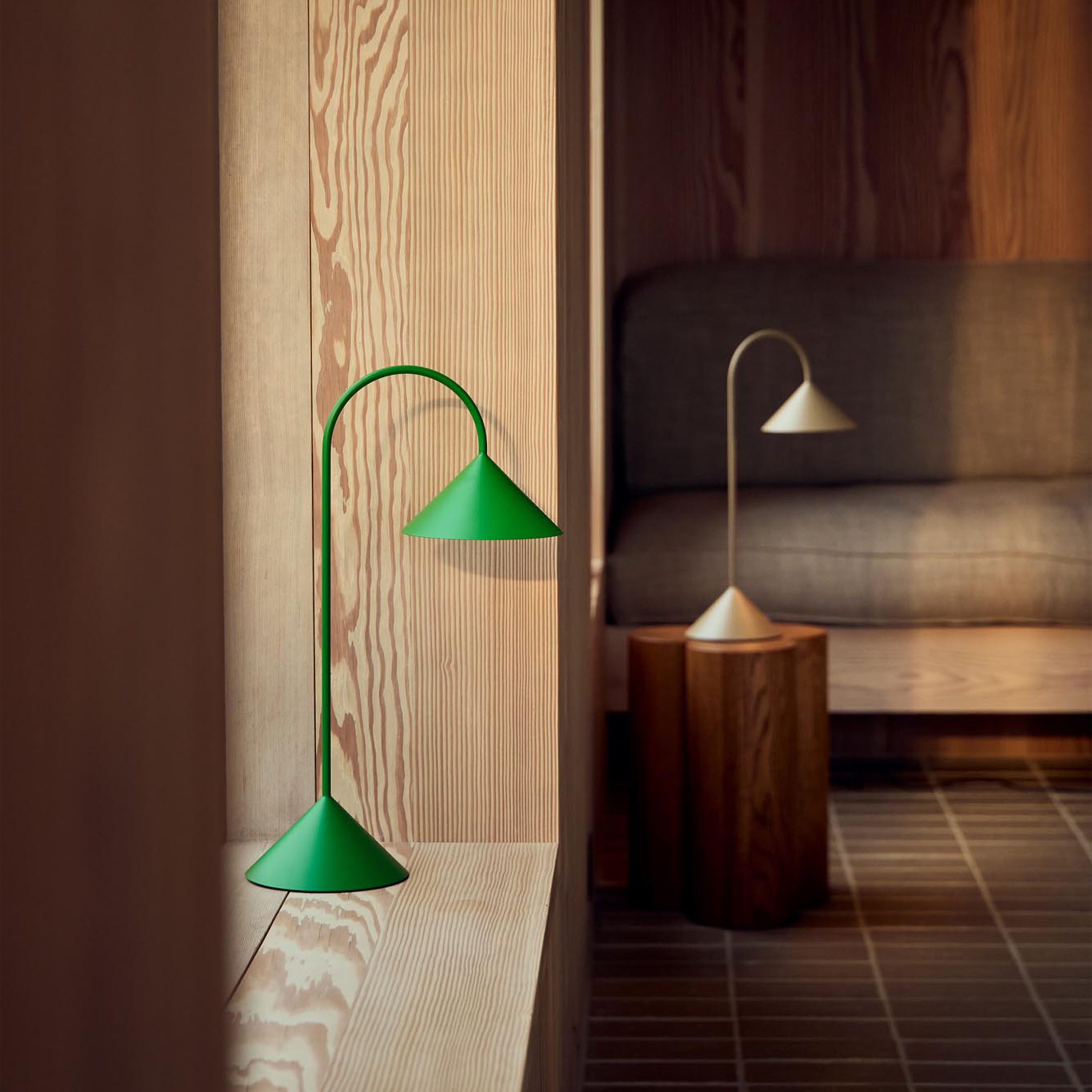 Frandsen Grasp Tragbare Tischleuchte Shamrock Green 47 cm