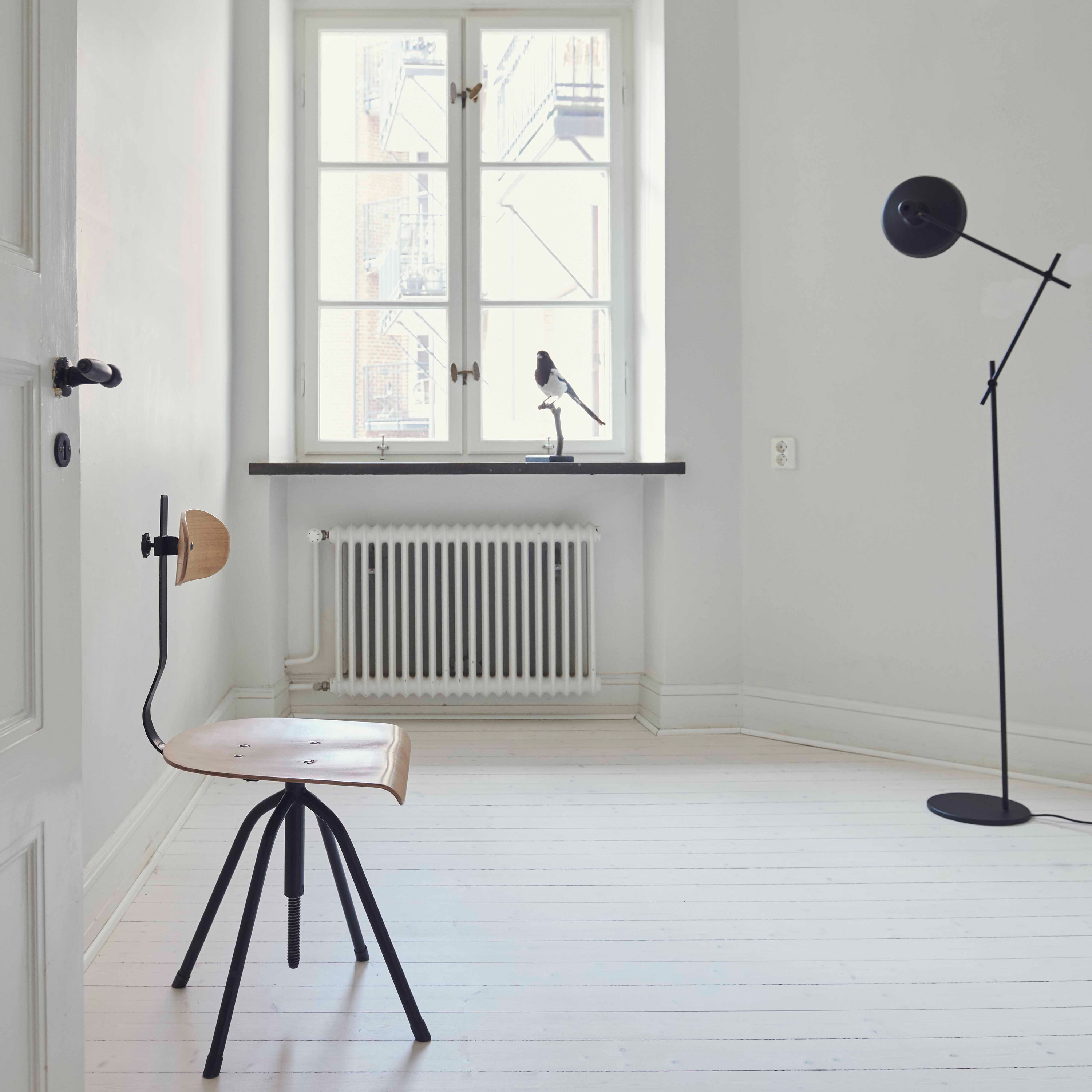 Grupa Arigato Golvlampa Black