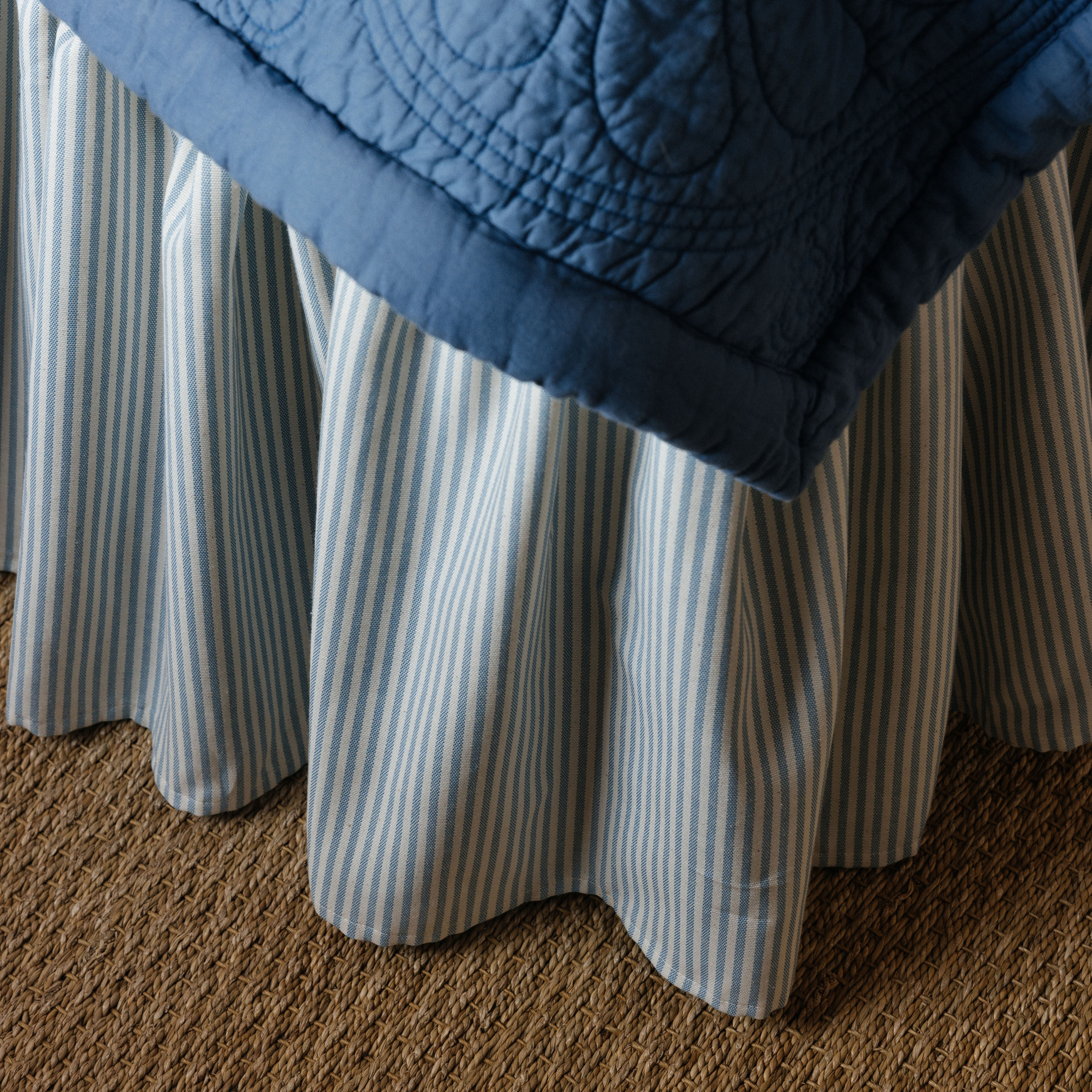 Mille Notti - Laura Sängkappa Stripe Light Blue 140x220x54 - Blå