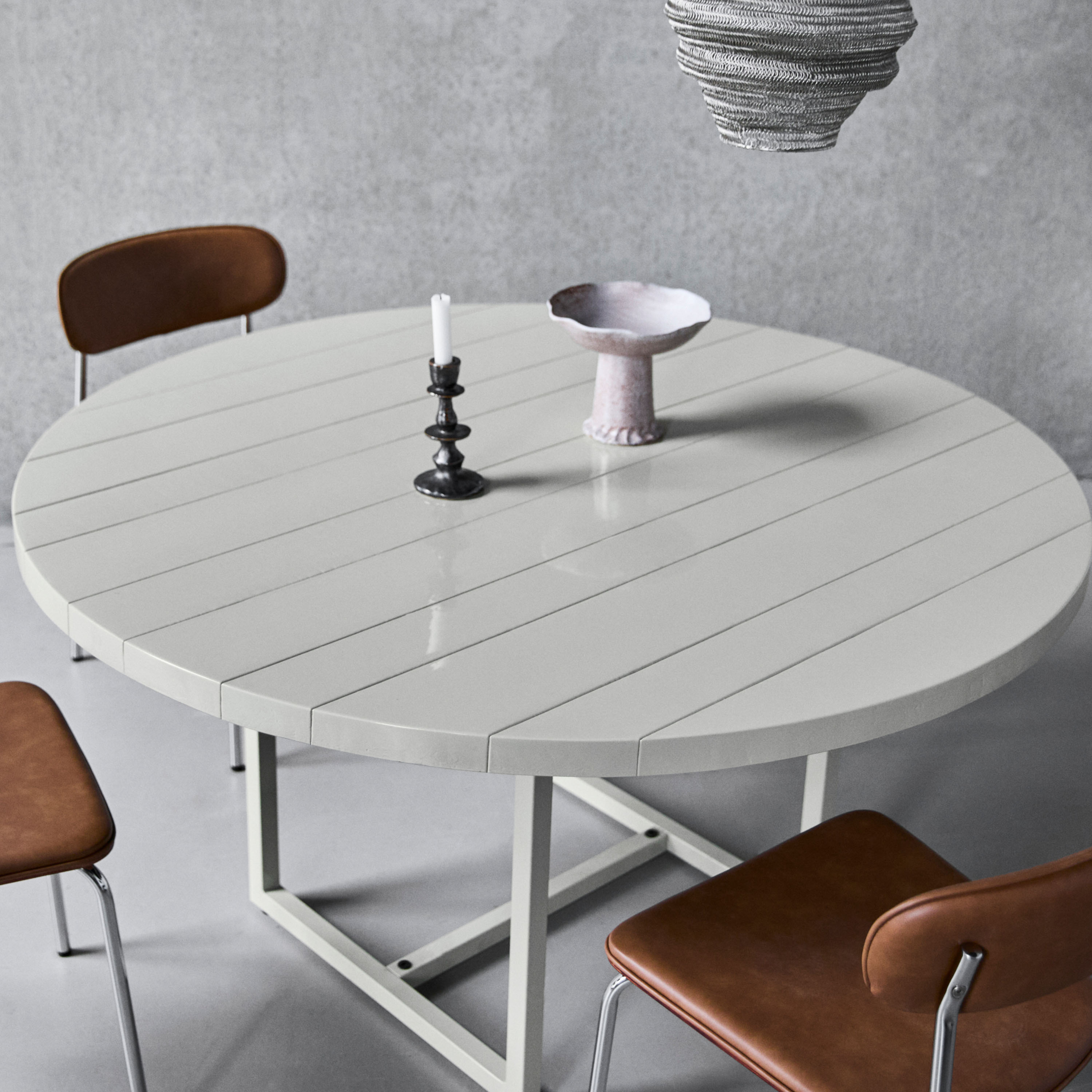 Kant Dining Table Sand Ø140