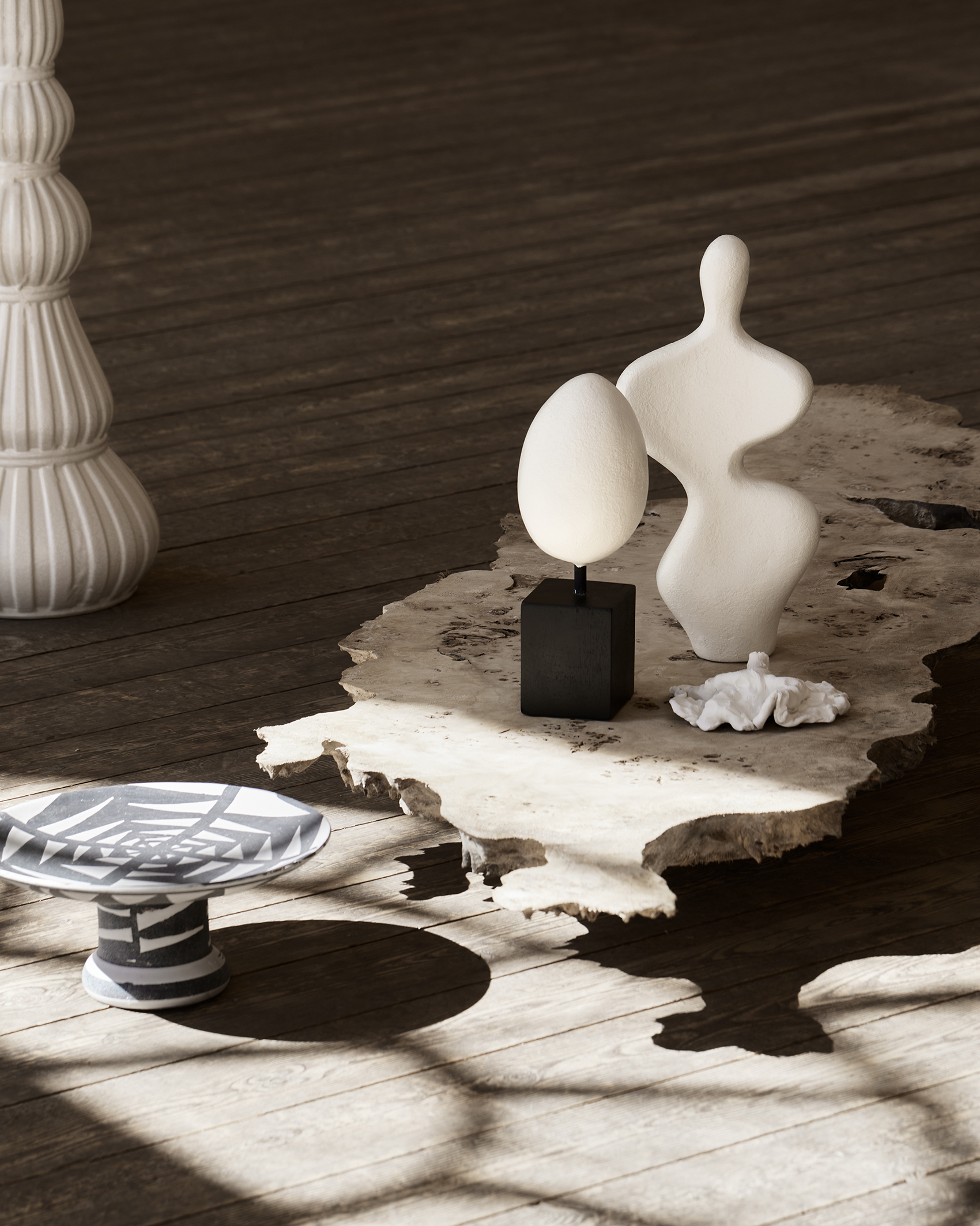 DAY Home Strüzzo Egg Skulptur White/Black