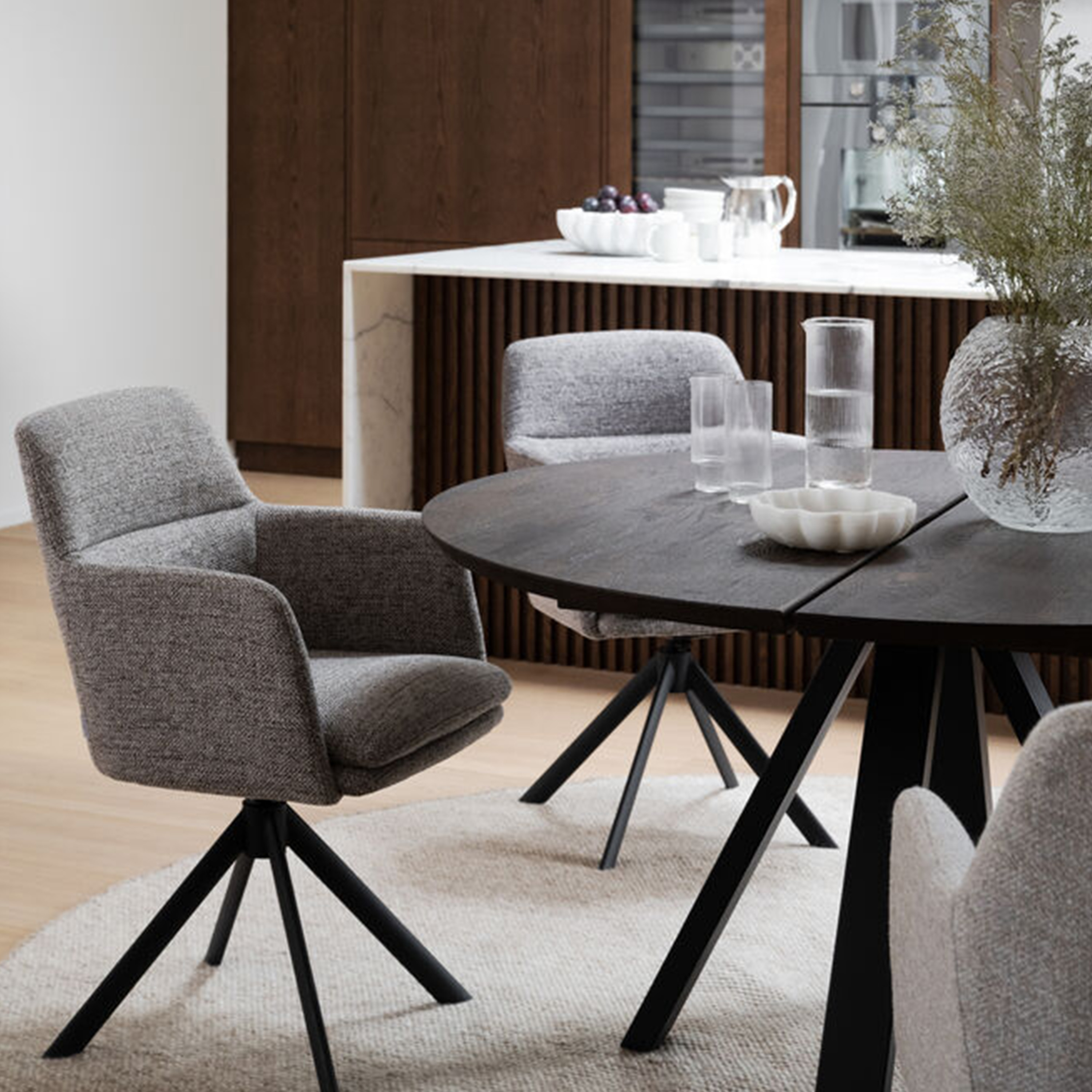 Rowico Home Gladstone Armlehnstuhl Dunkelbeige/Schwarz