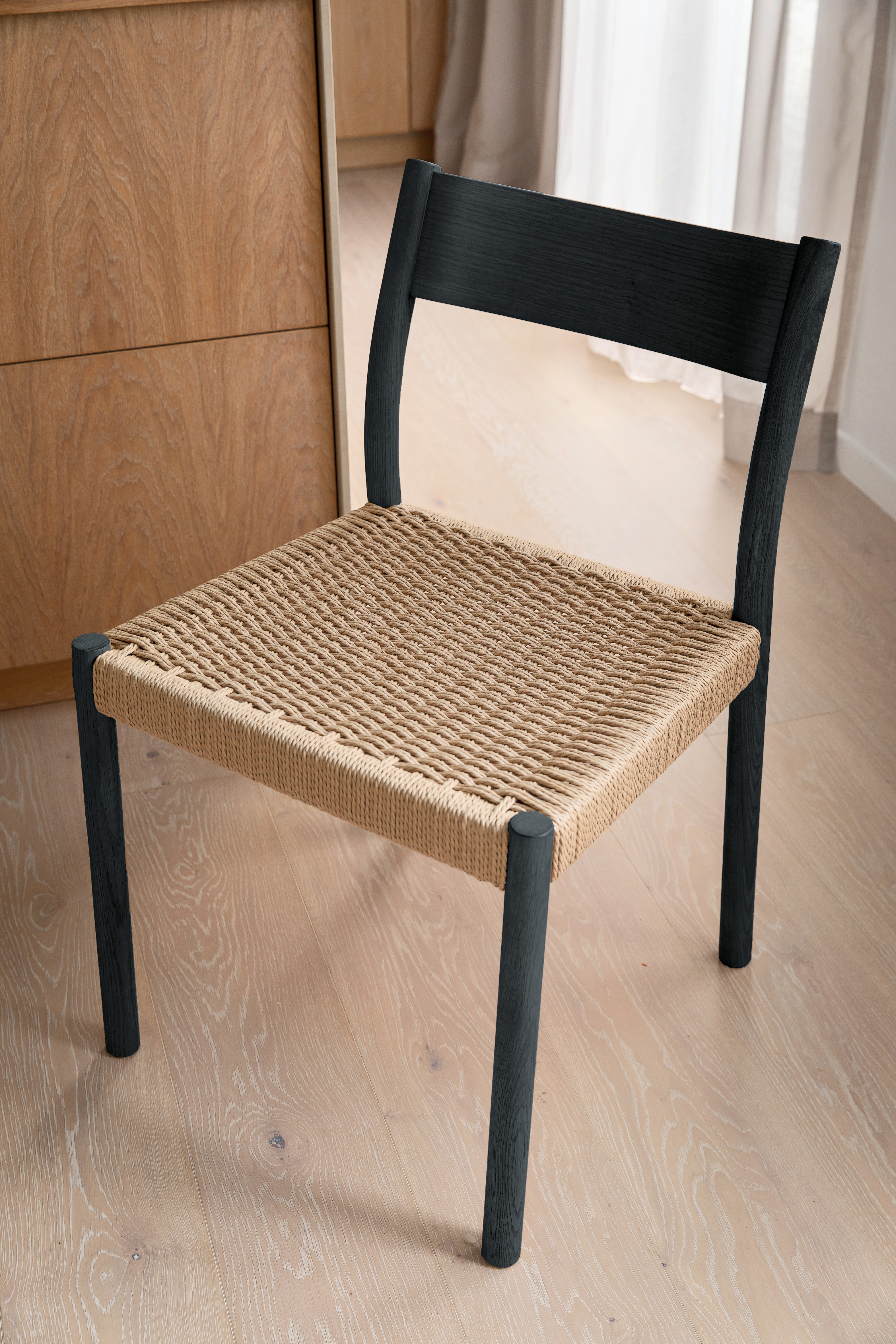 Sleepo Collection Colin Matstol Svartbetsad Ek