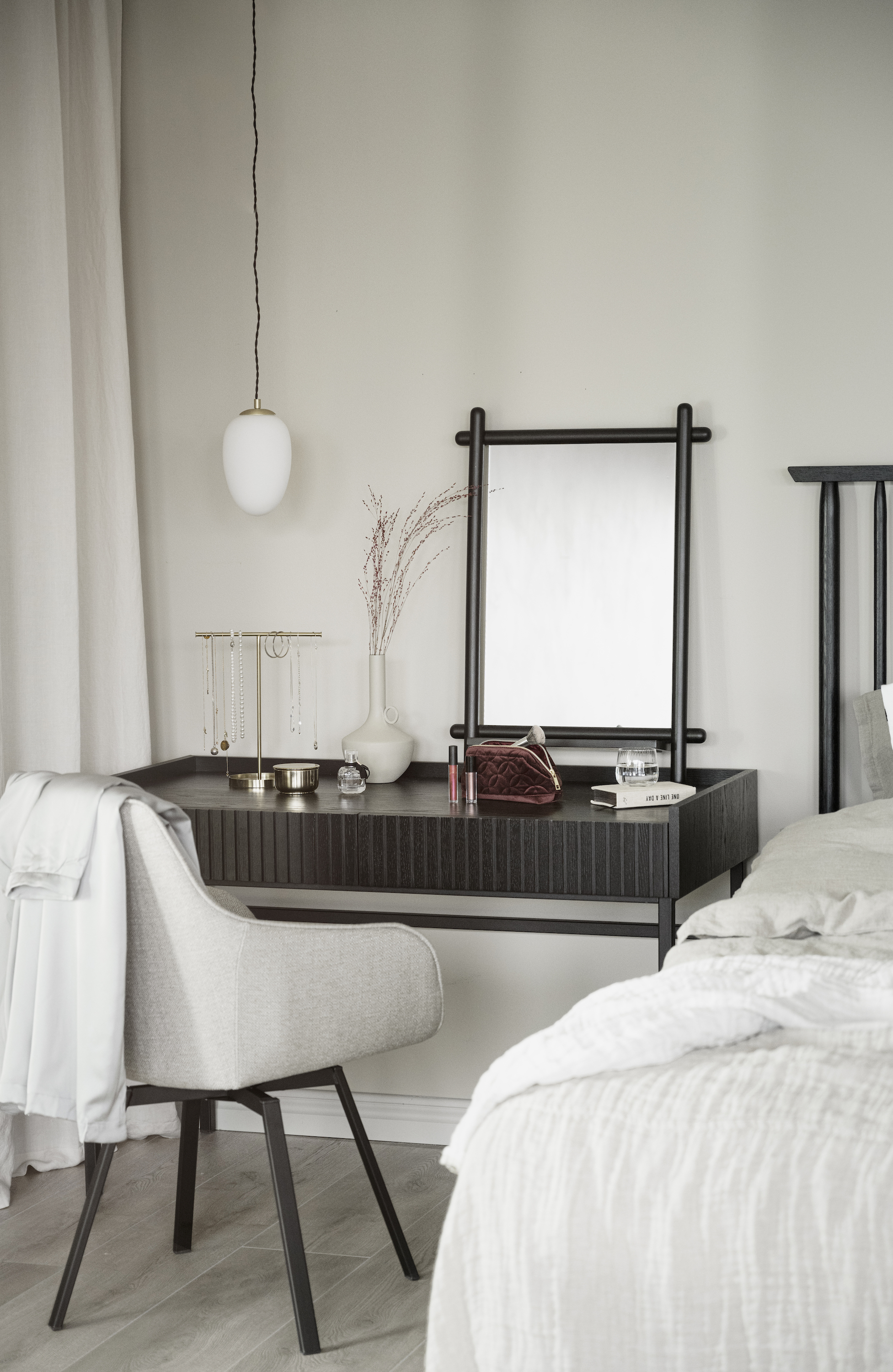 Rowico Home Alison Armlehnstuhl Beige/Schwarz