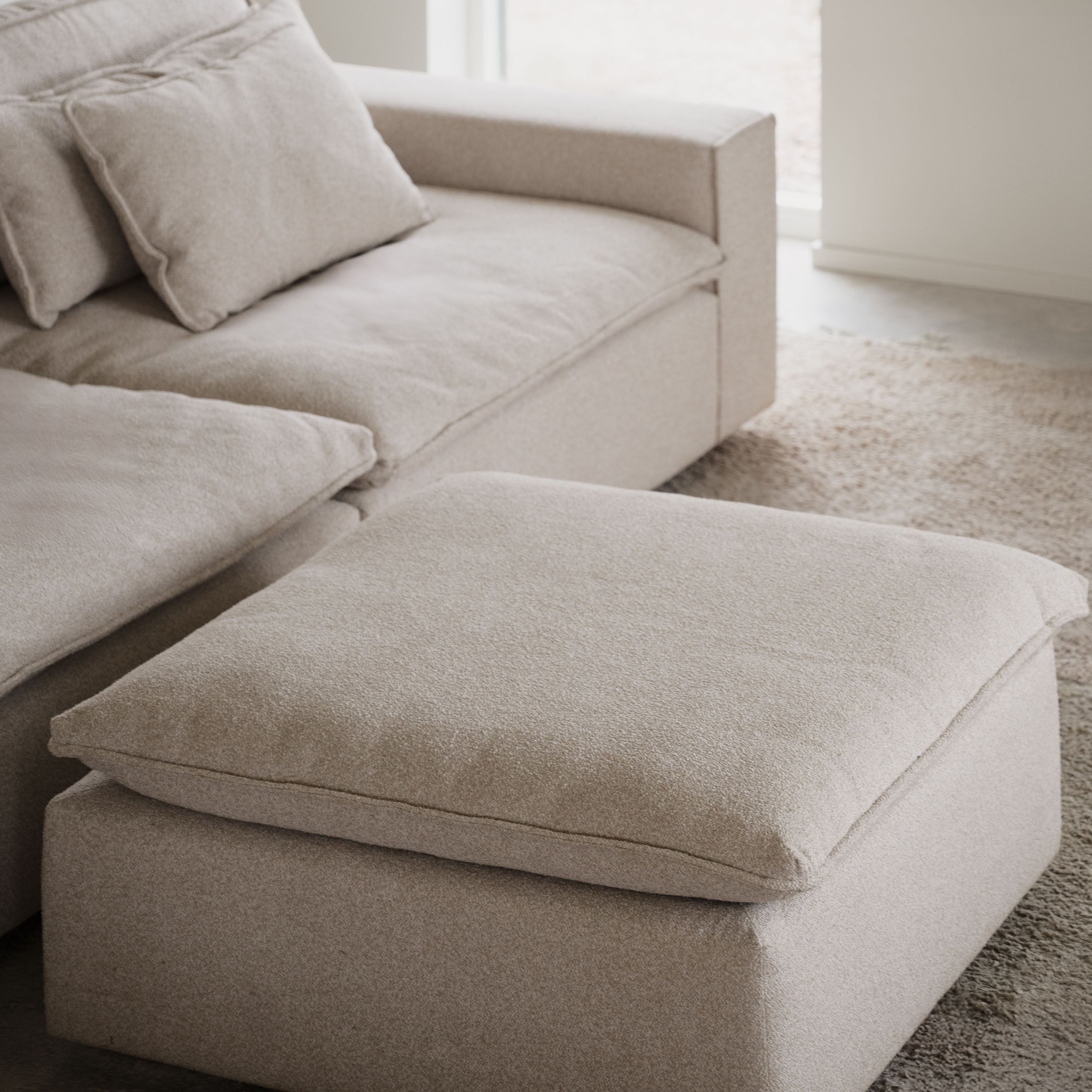 Rowico Home Rawlins Fußhocker Sandra Hellbeige