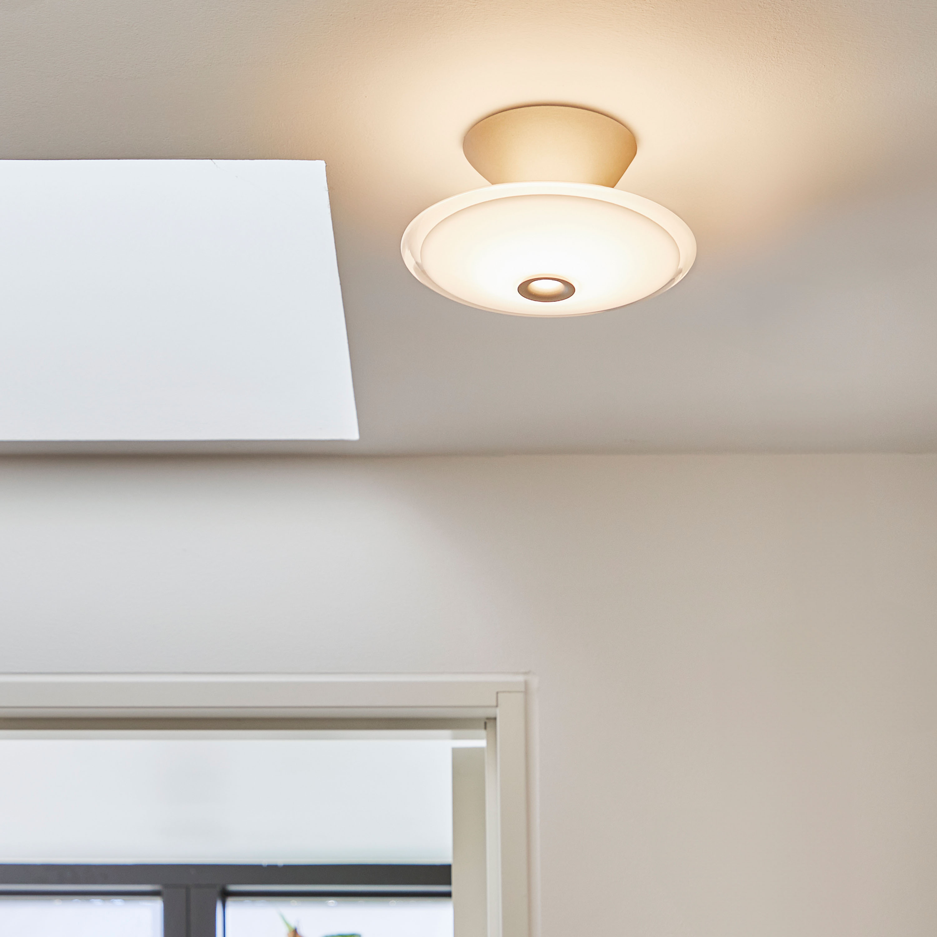 LOOM Design Solene C Taklampe Soft Ivory Ø20