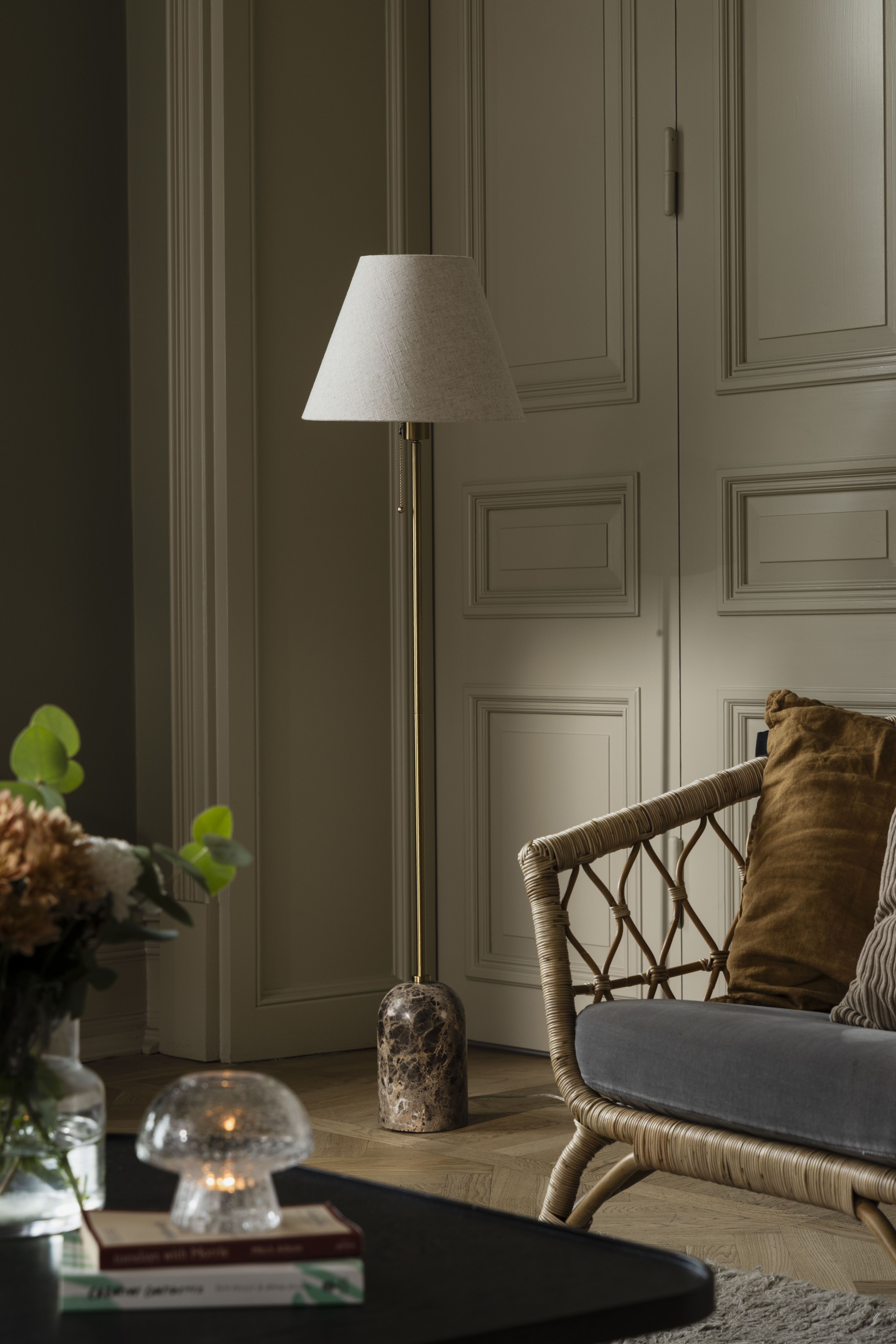 Globen Lighting Gino Stehlampe Brauner Marmor