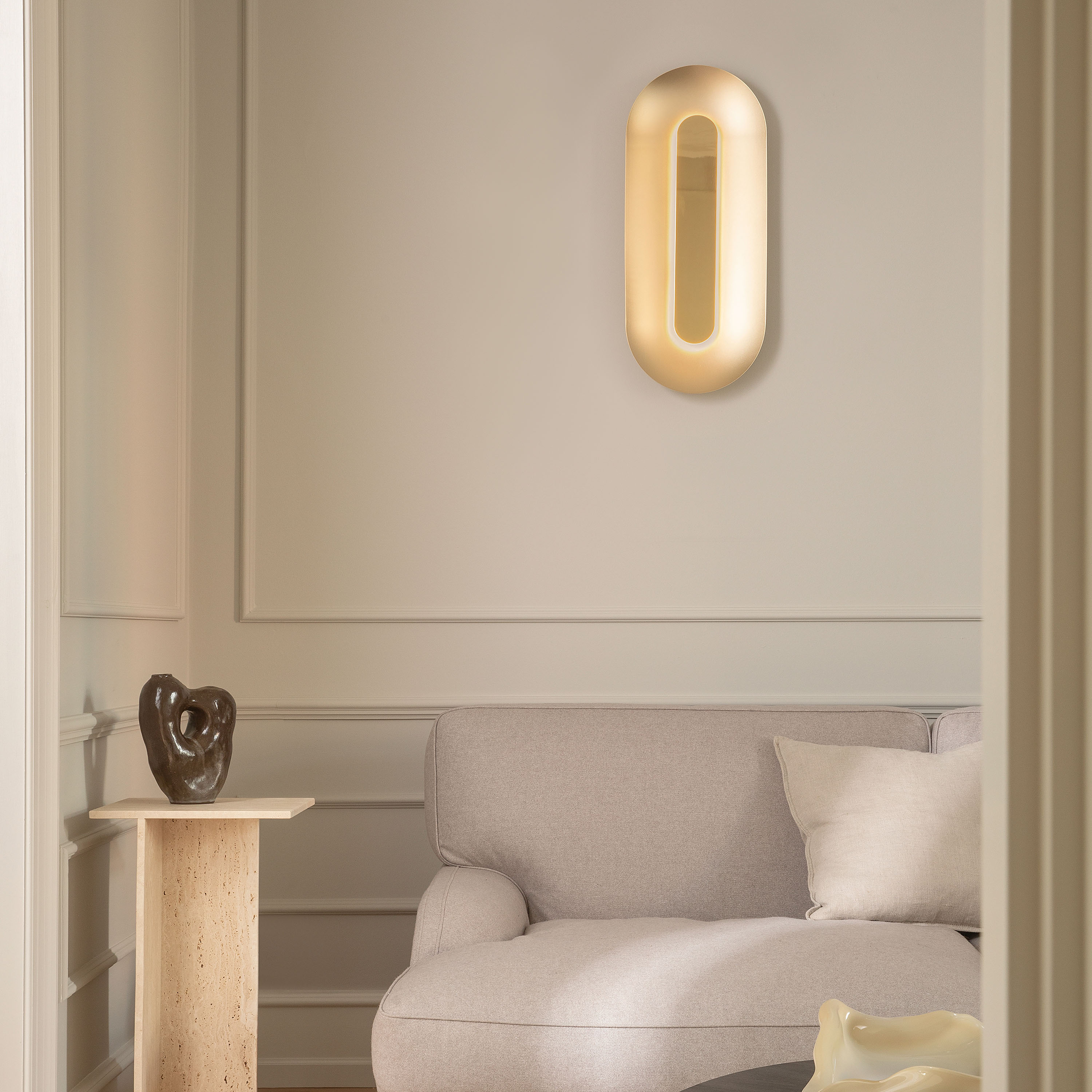 Nuura Sasi Vägglampa Brass Large