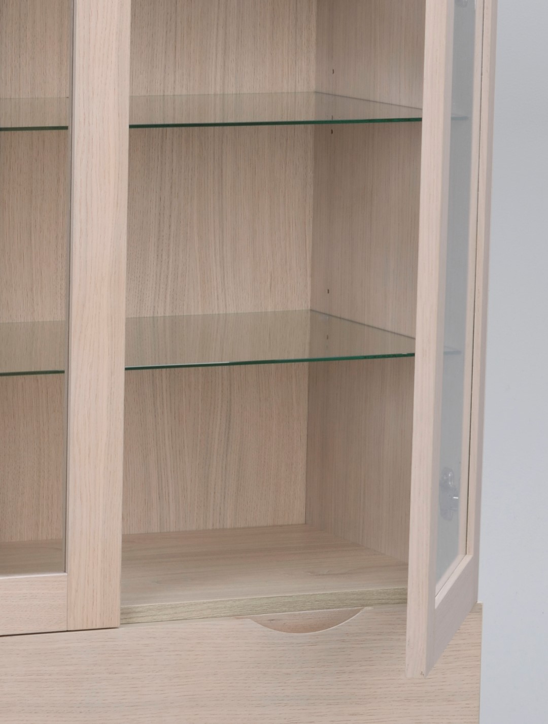 Rowico Home Filippa Vitrineschrank Weiß pigmentiert 140cm