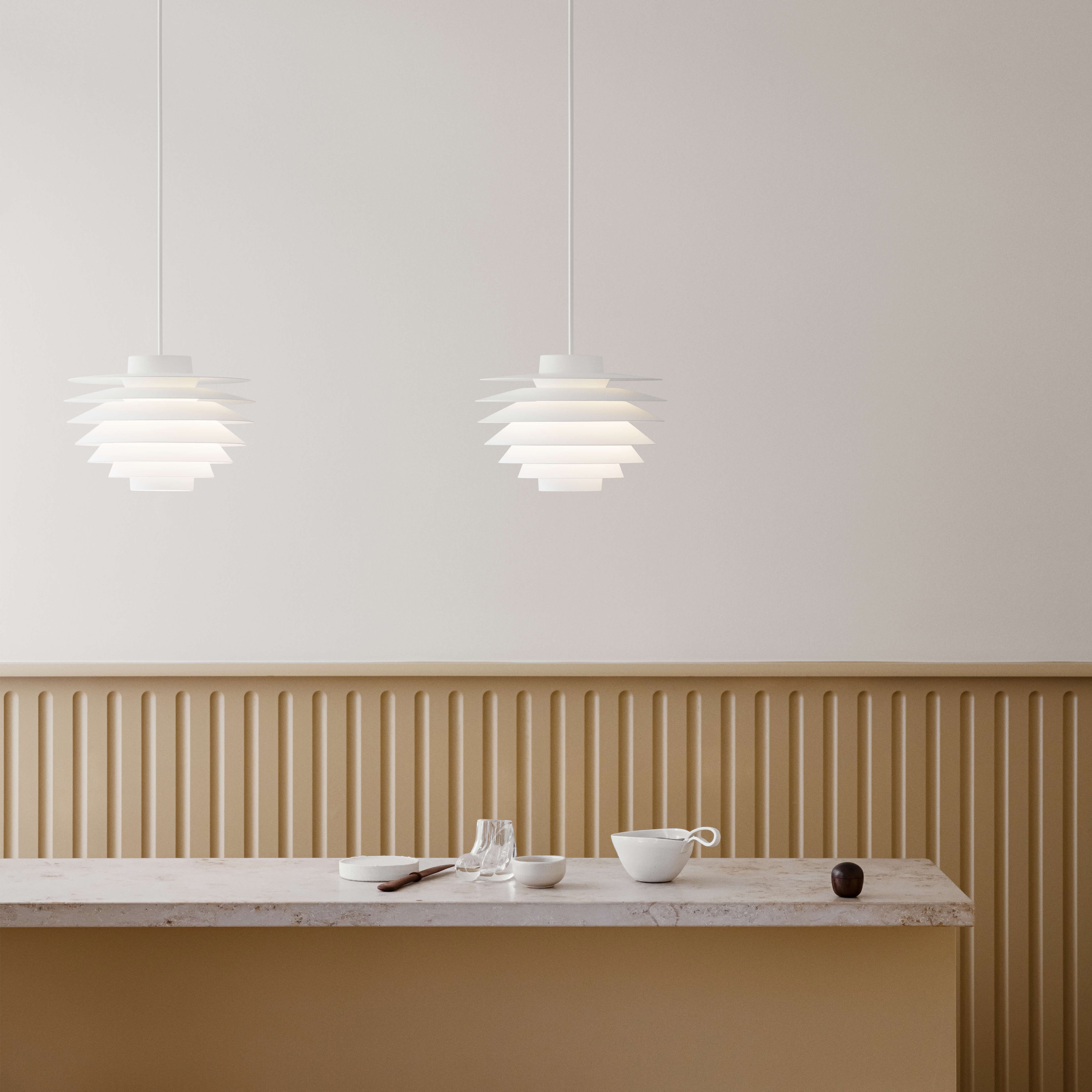 LYFA Verona Kattovalaisin Valkoinen 25cm