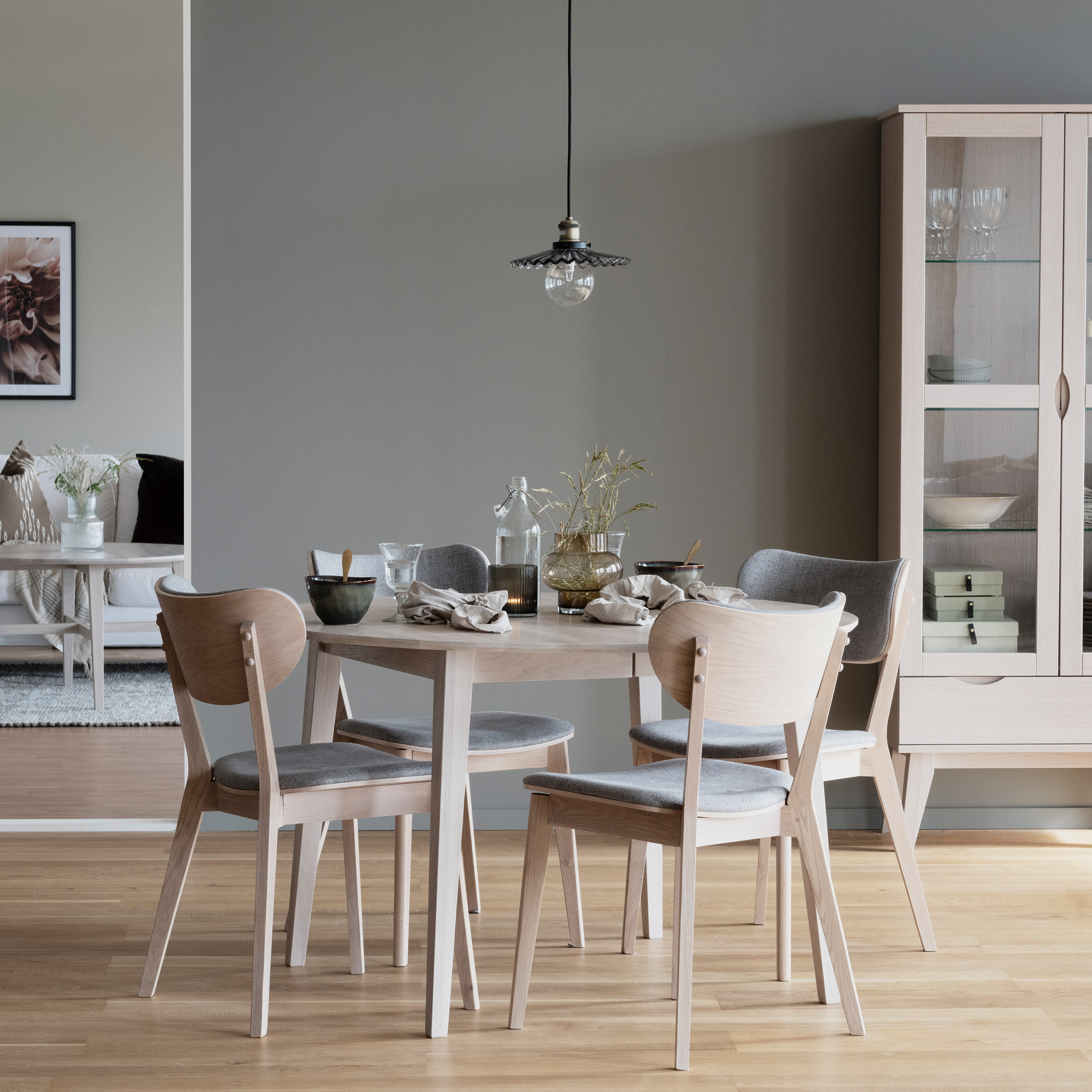 Rowico Home Filippa Matbord Vitpigmenterad Ø120/165cm