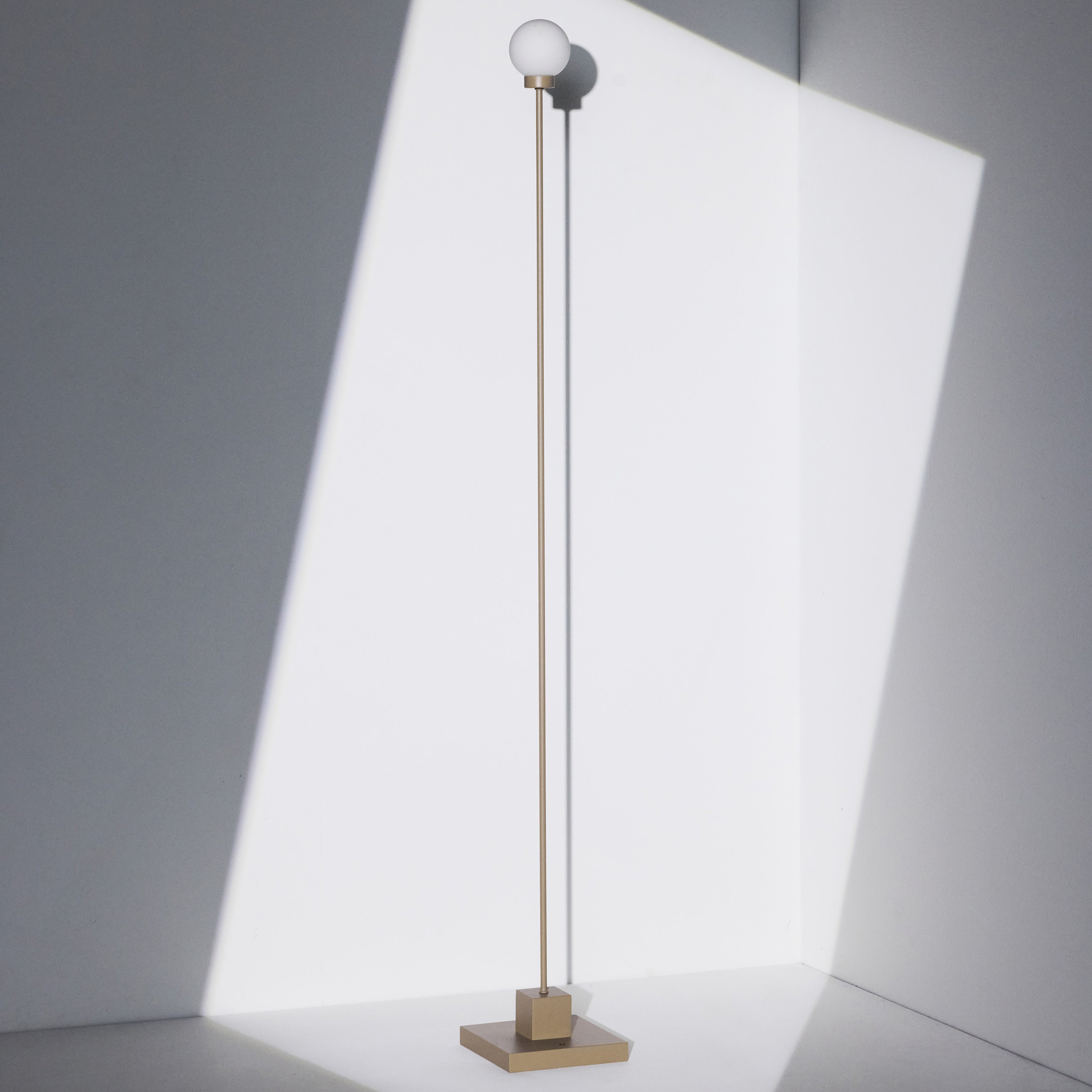 Northern Snowball Golvlampa Portabel Greige