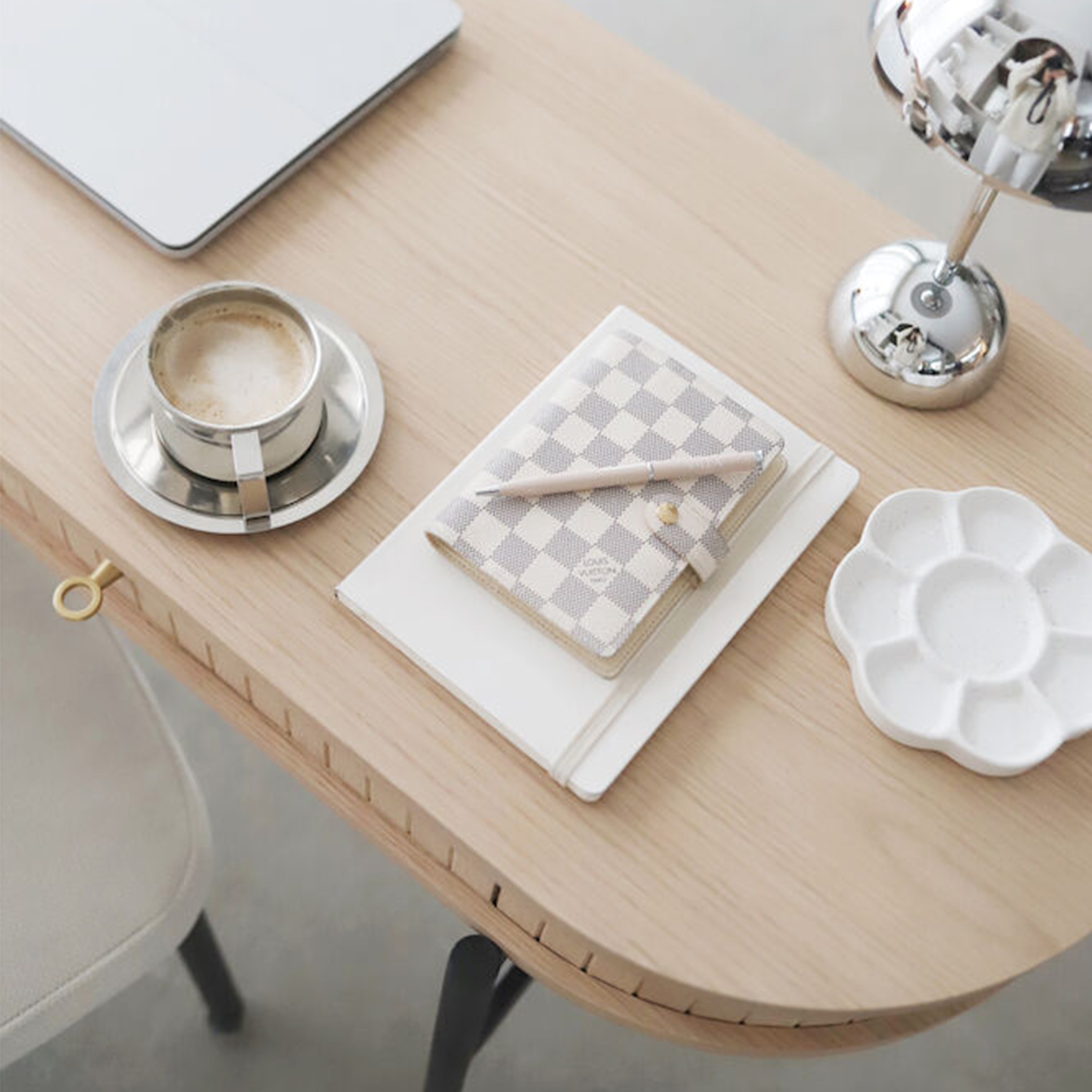 Rowico Home Haddington Konsolentisch Weiß pigmentiert/Schwarz 142cm