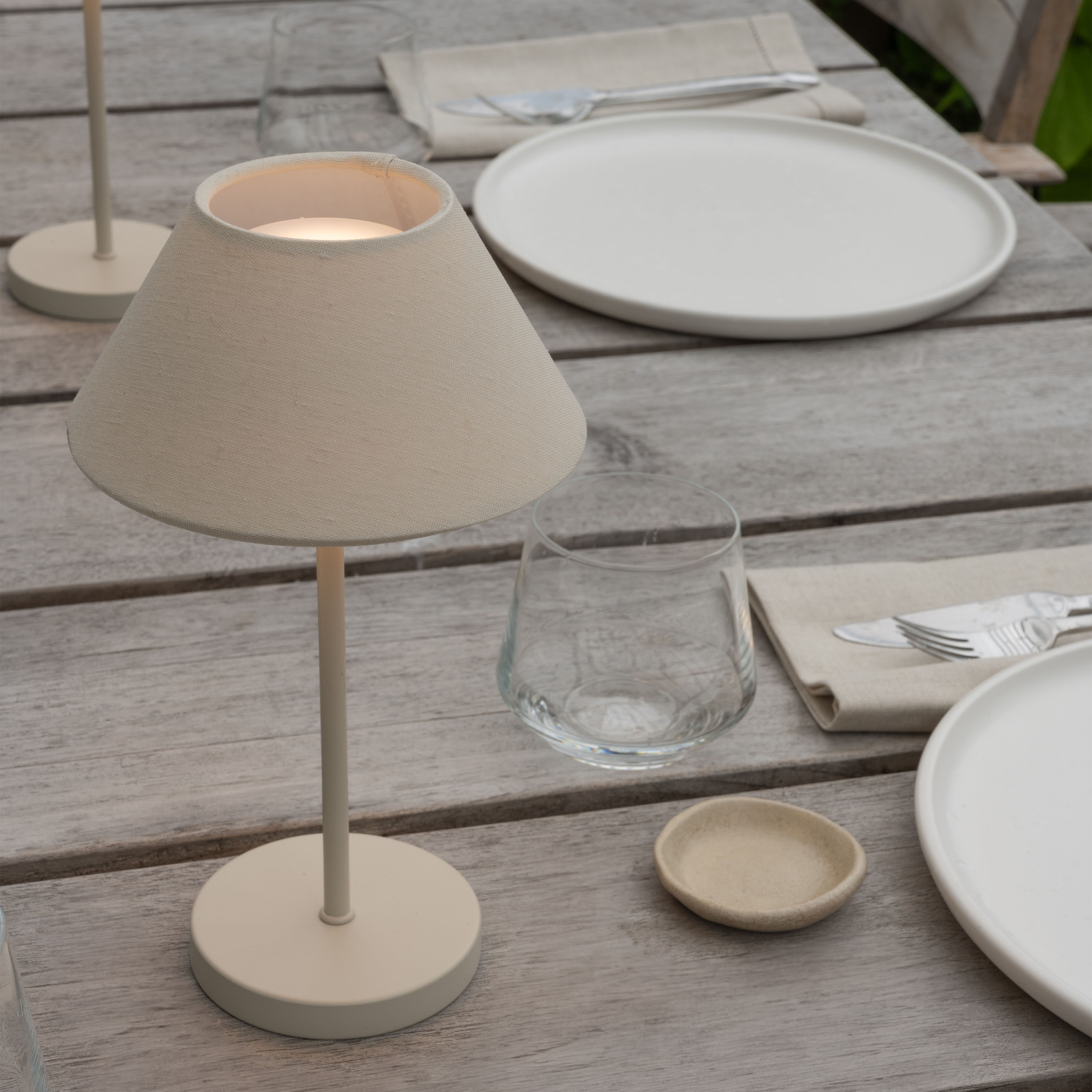 Watt &amp; Veke Teya Tragbare Tischleuchte Offwhite 26cm