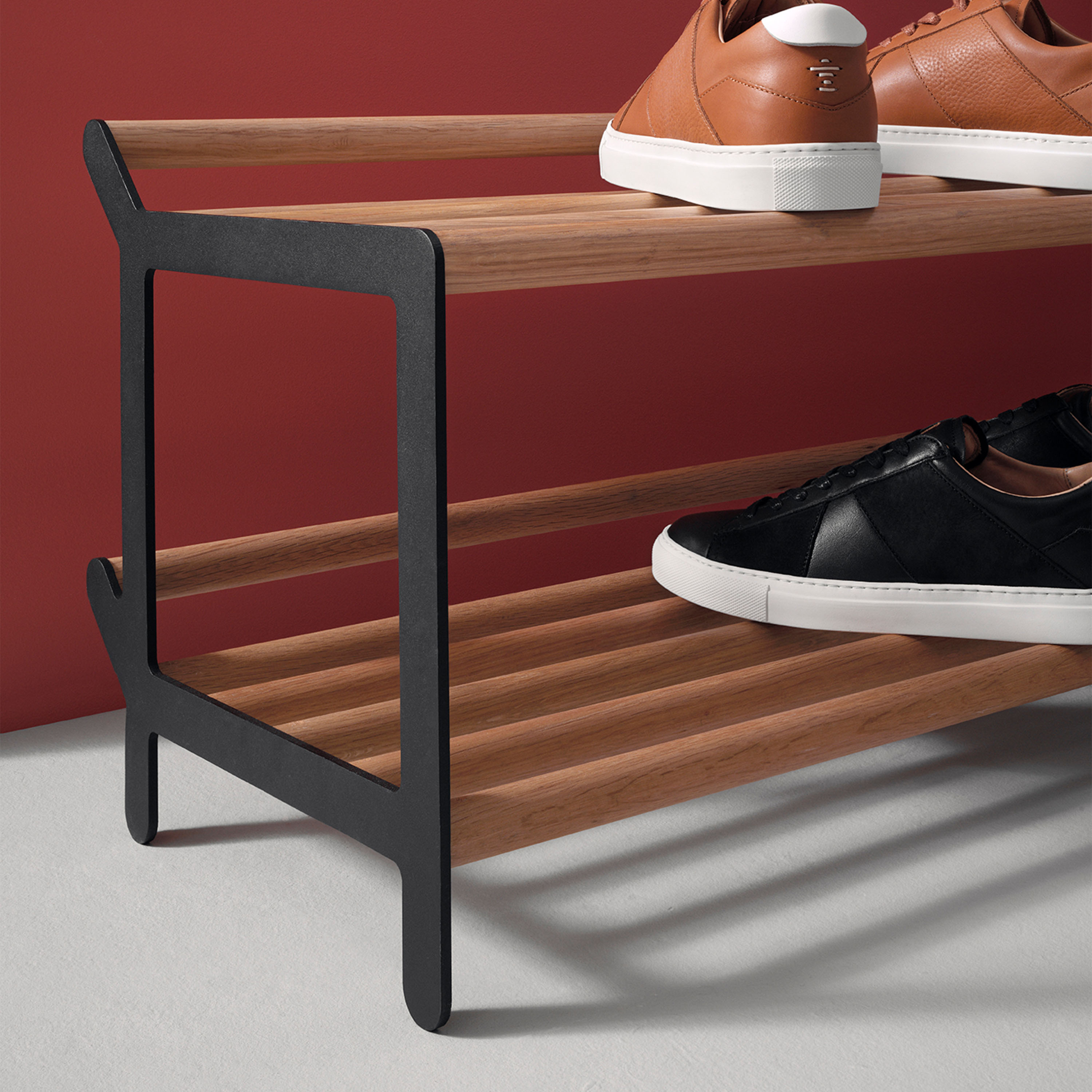 Essem Design Tamburin Kenkähylly Tammi/Musta 100cm