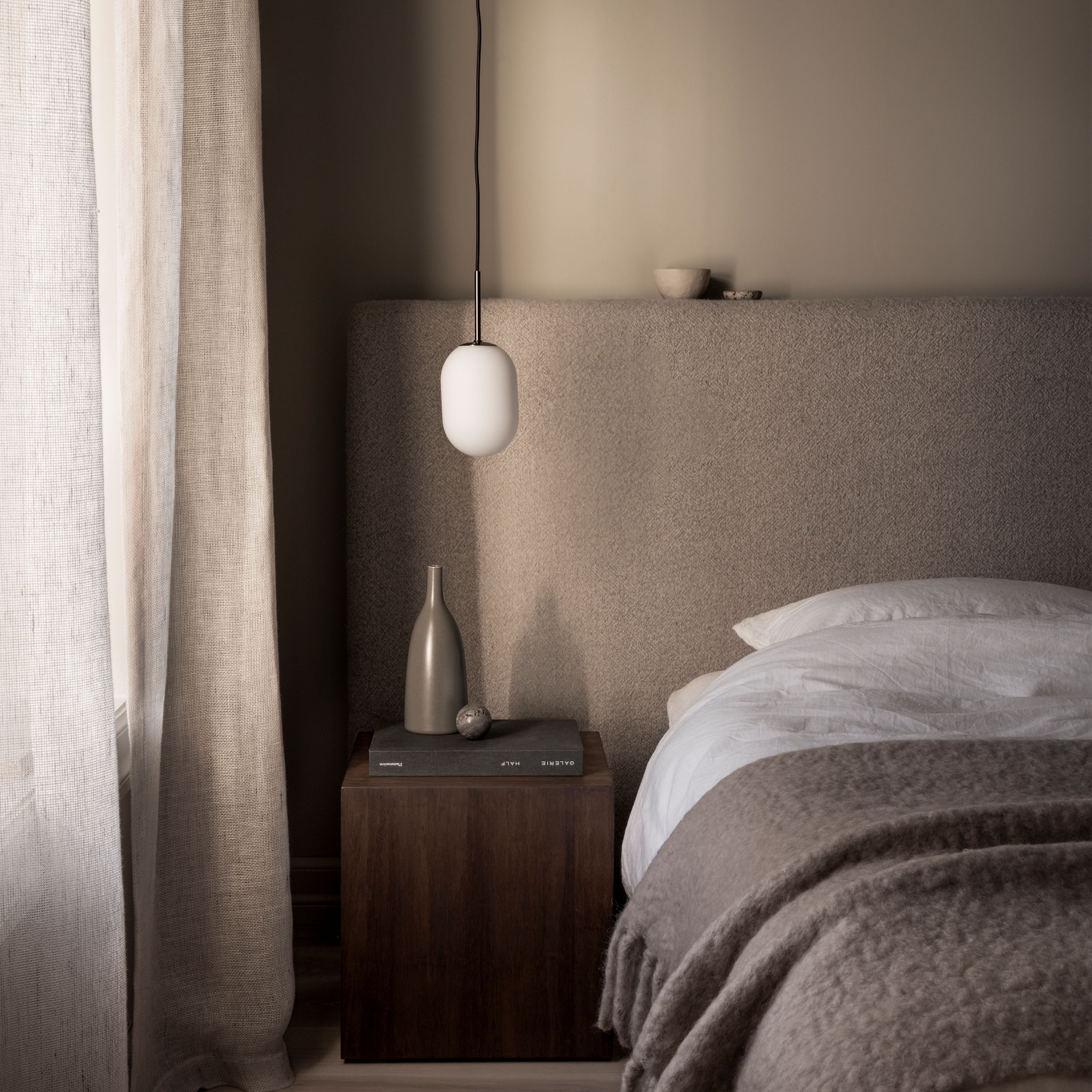 Watt &amp; Veke Noor Taklampa Opal/Black Small