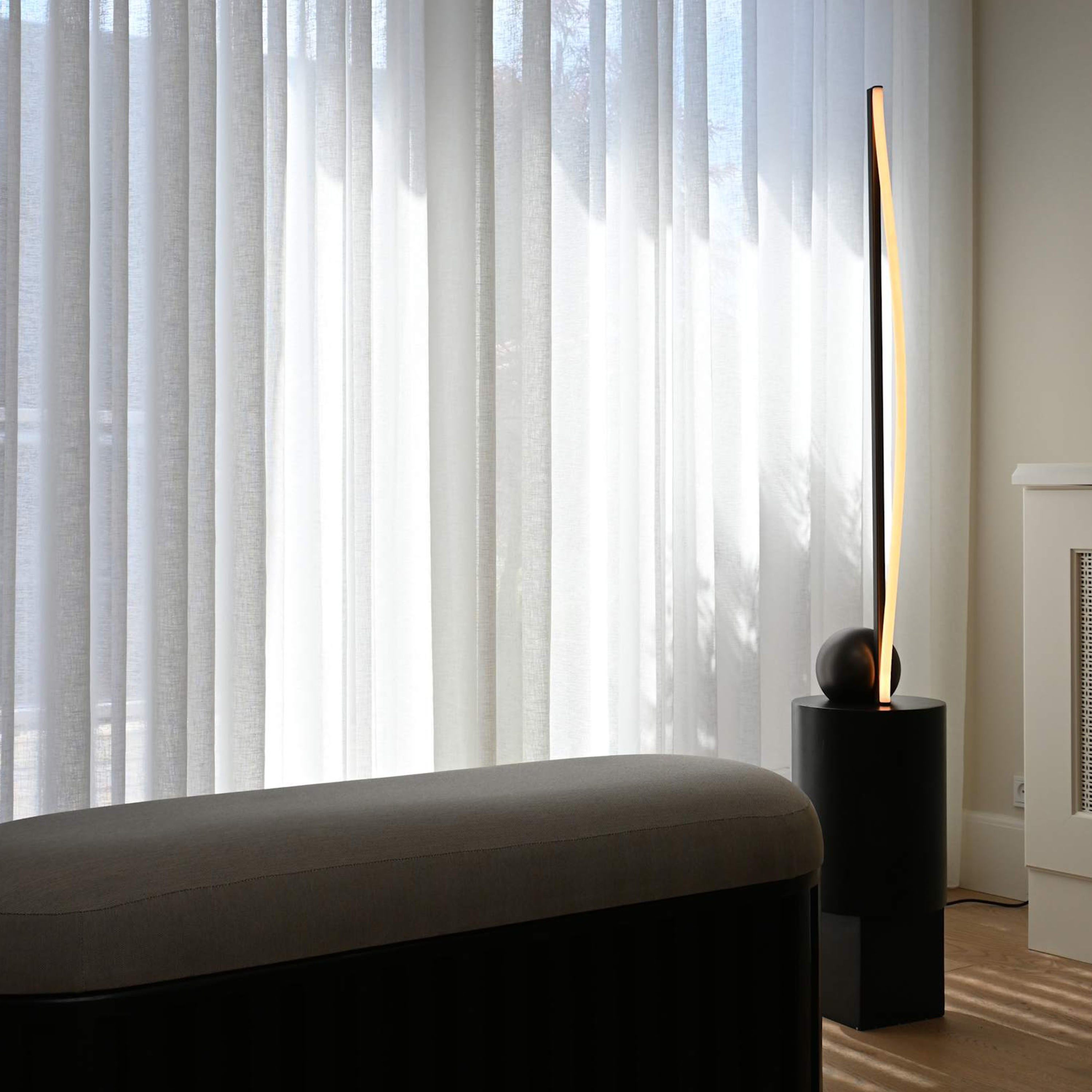 101 Copenhagen Bow Stehleuchte Bronze 100cm