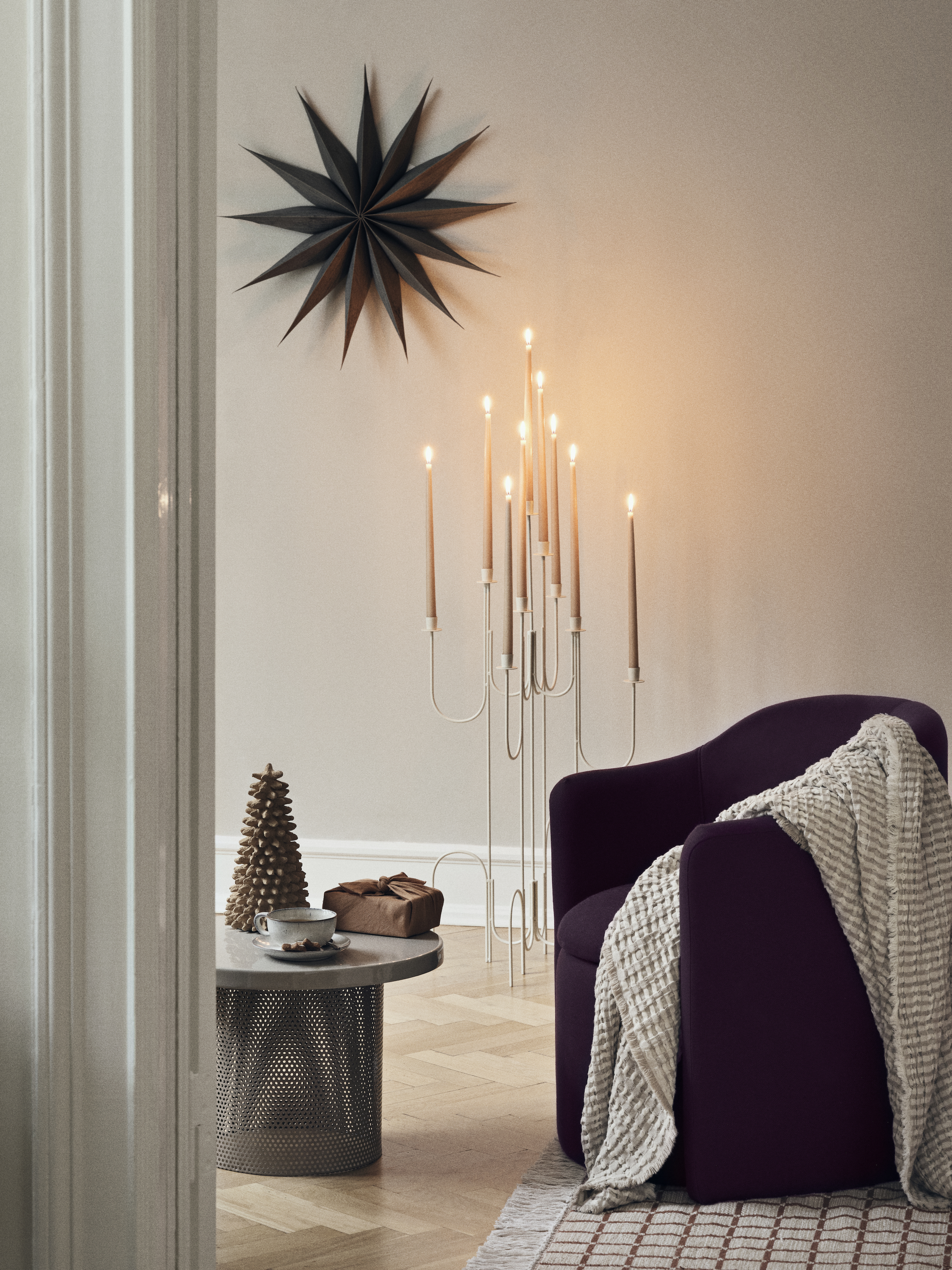 Broste Copenhagen Farri Golvljusstake Light Warm Grey 100cm