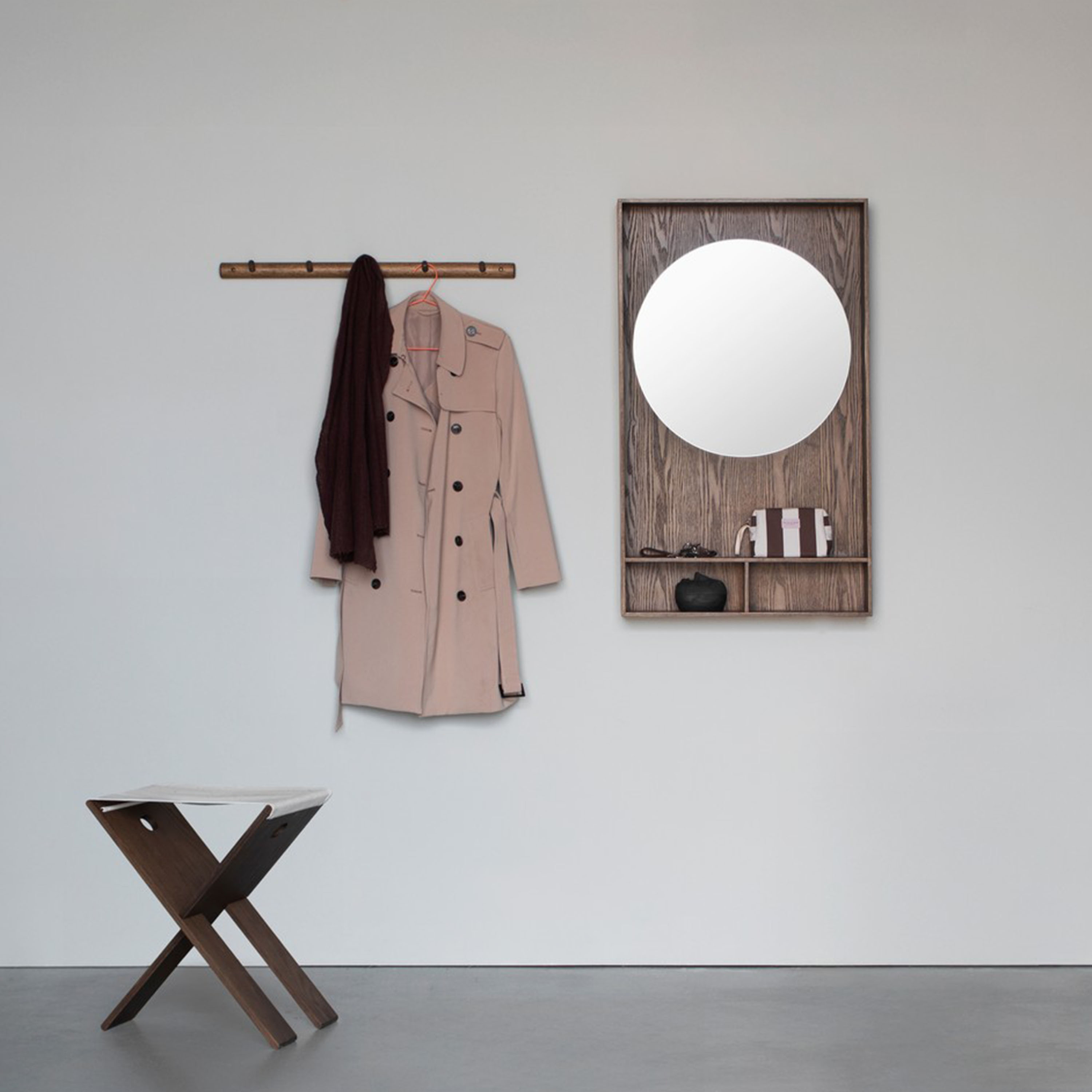 Mette Ditmer Show-me Spiegel mit Ablage Dunkel geölt Groß