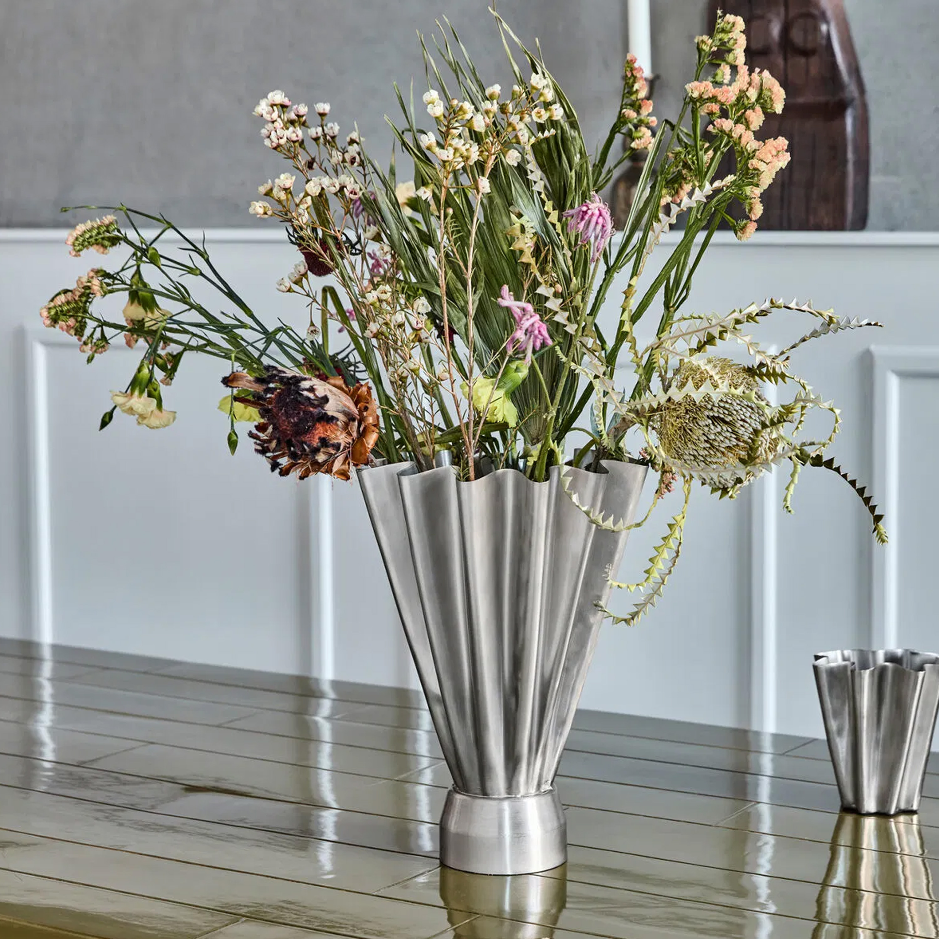 House Doctor Flood Maljakko Brushed silver finish 33cm