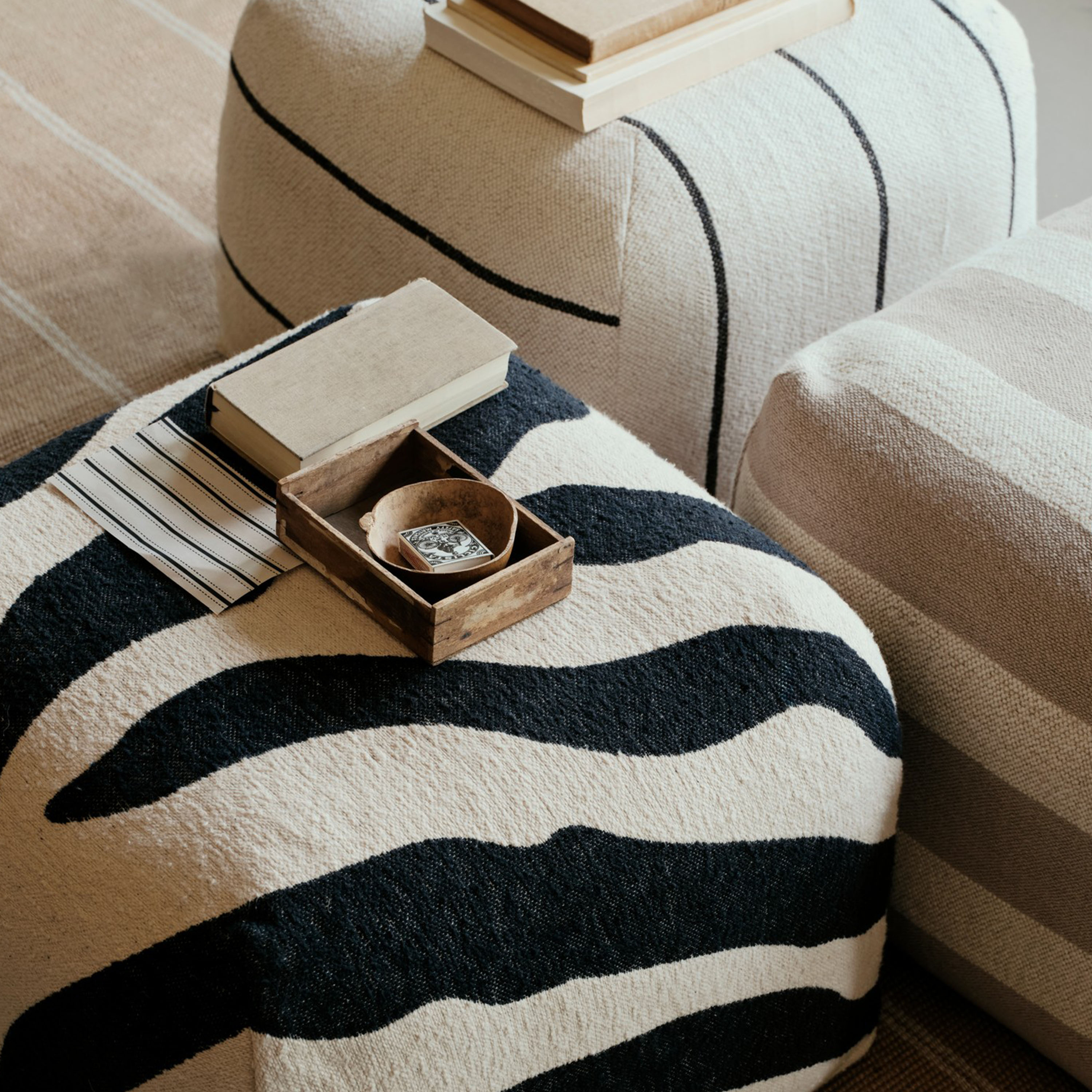 Broste Copenhagen Zebra Rahi Musta 50x38