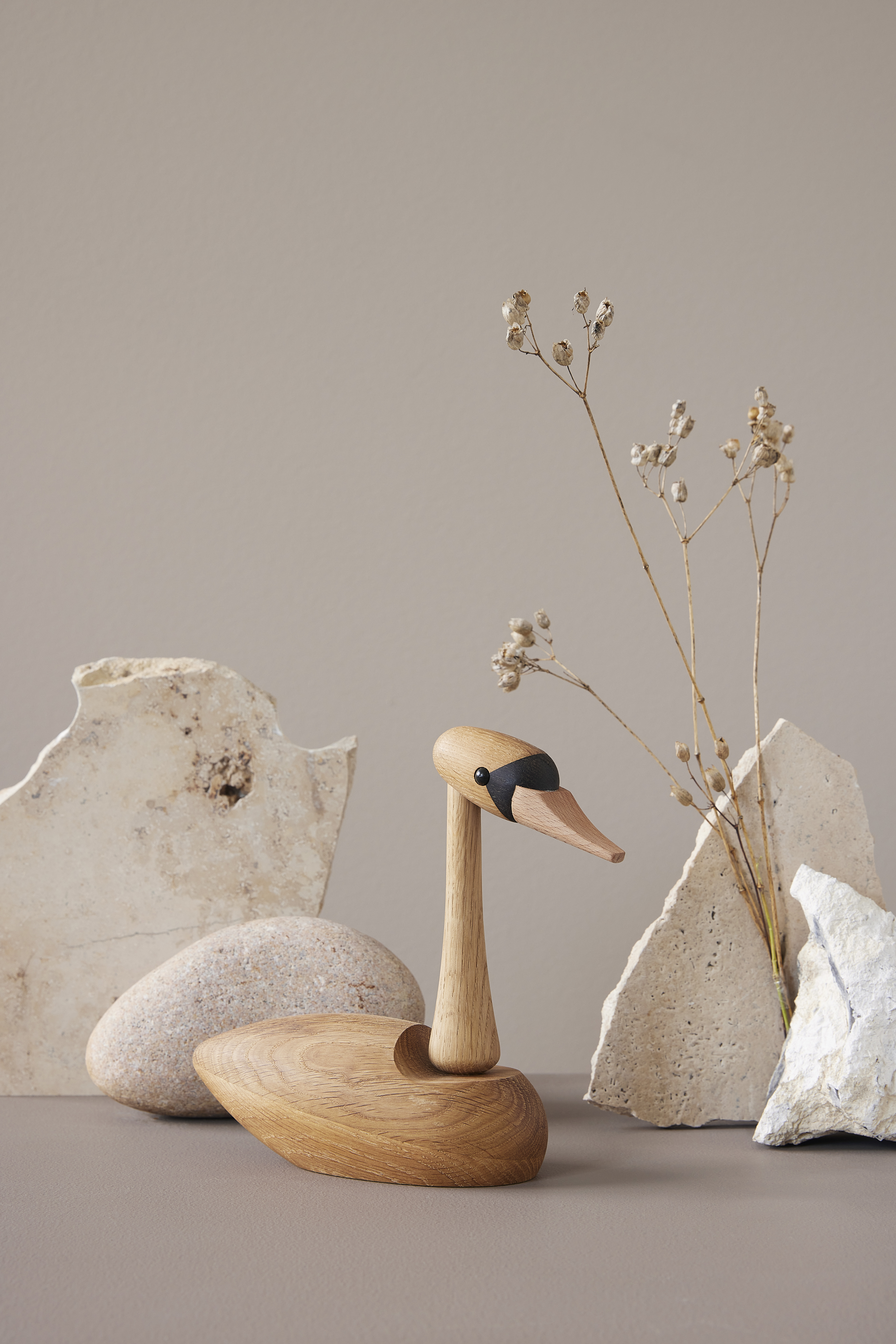 Spring Copenhagen The Swan Koriste Tammi 19cm