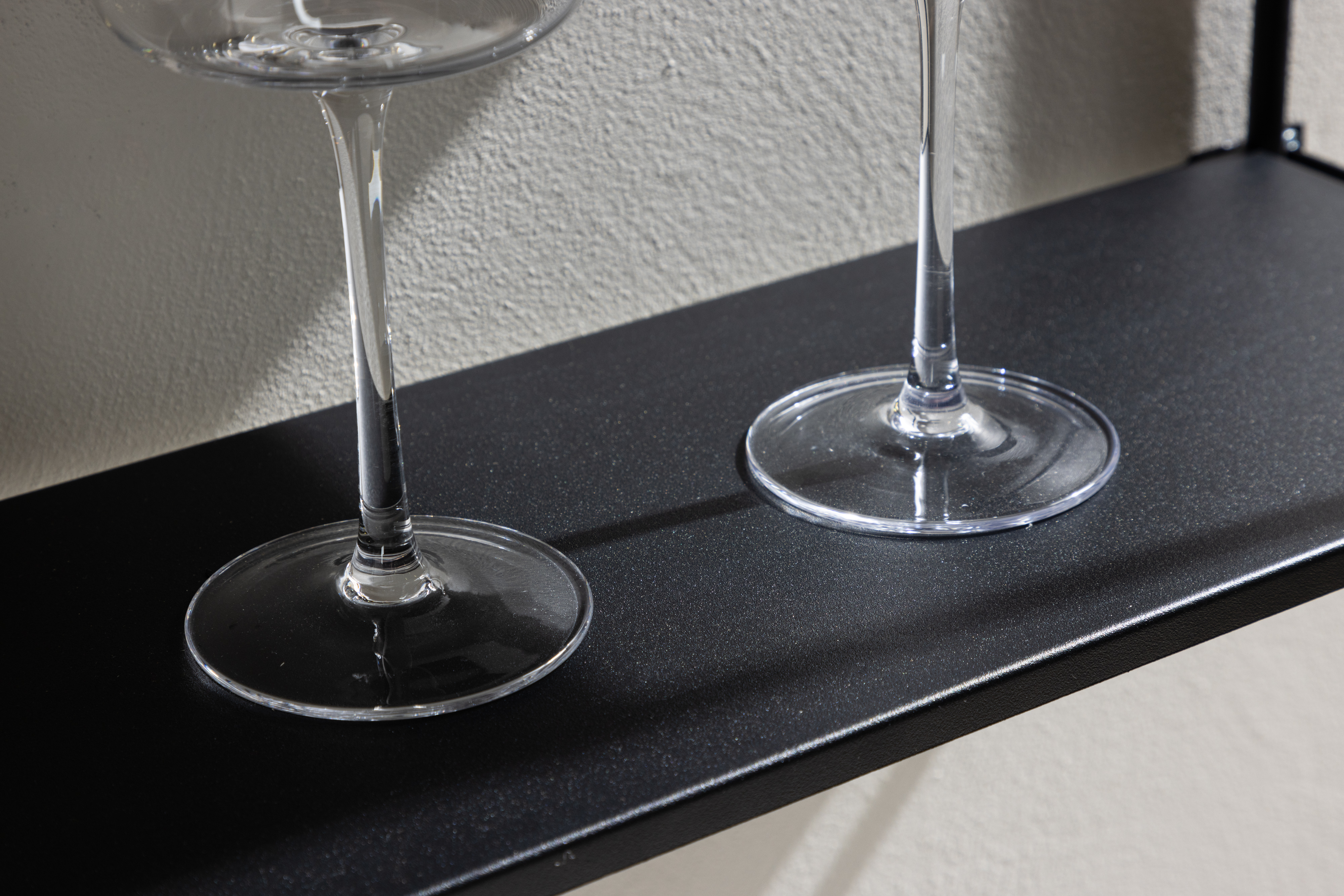 Venture Home Lyon Vägghylla Black 122cm