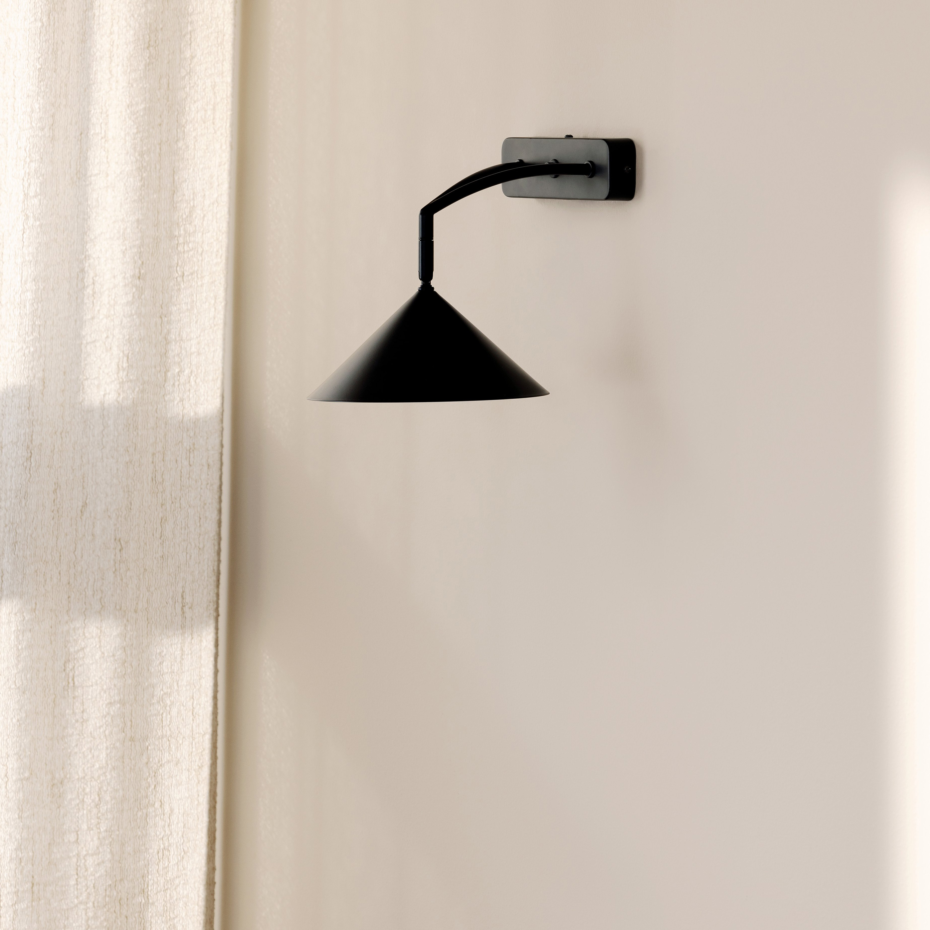 Globen Lighting Curve Valkoinen Seinävalaisin