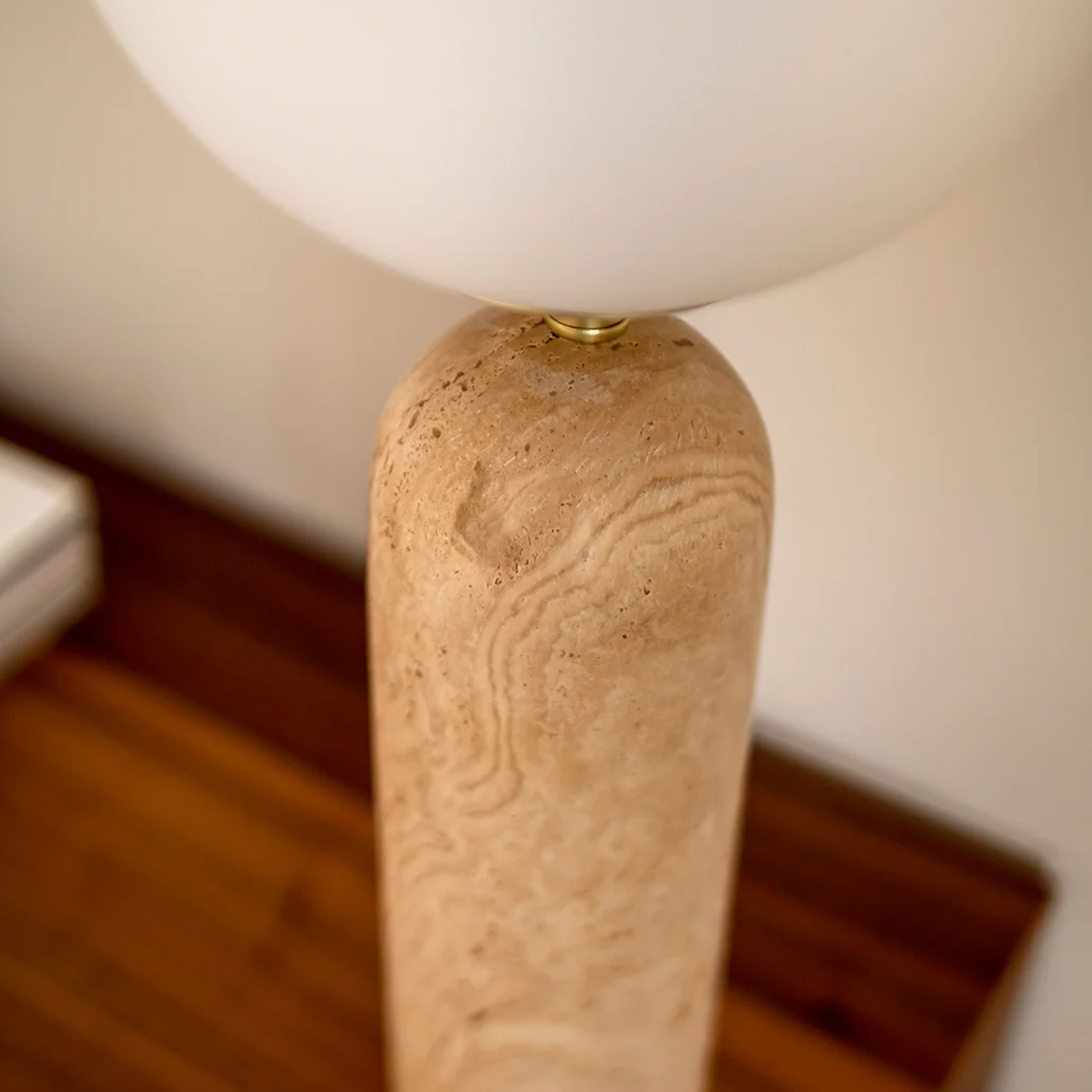 Globen Lighting Torrano Tischlampe Beige/Weiß