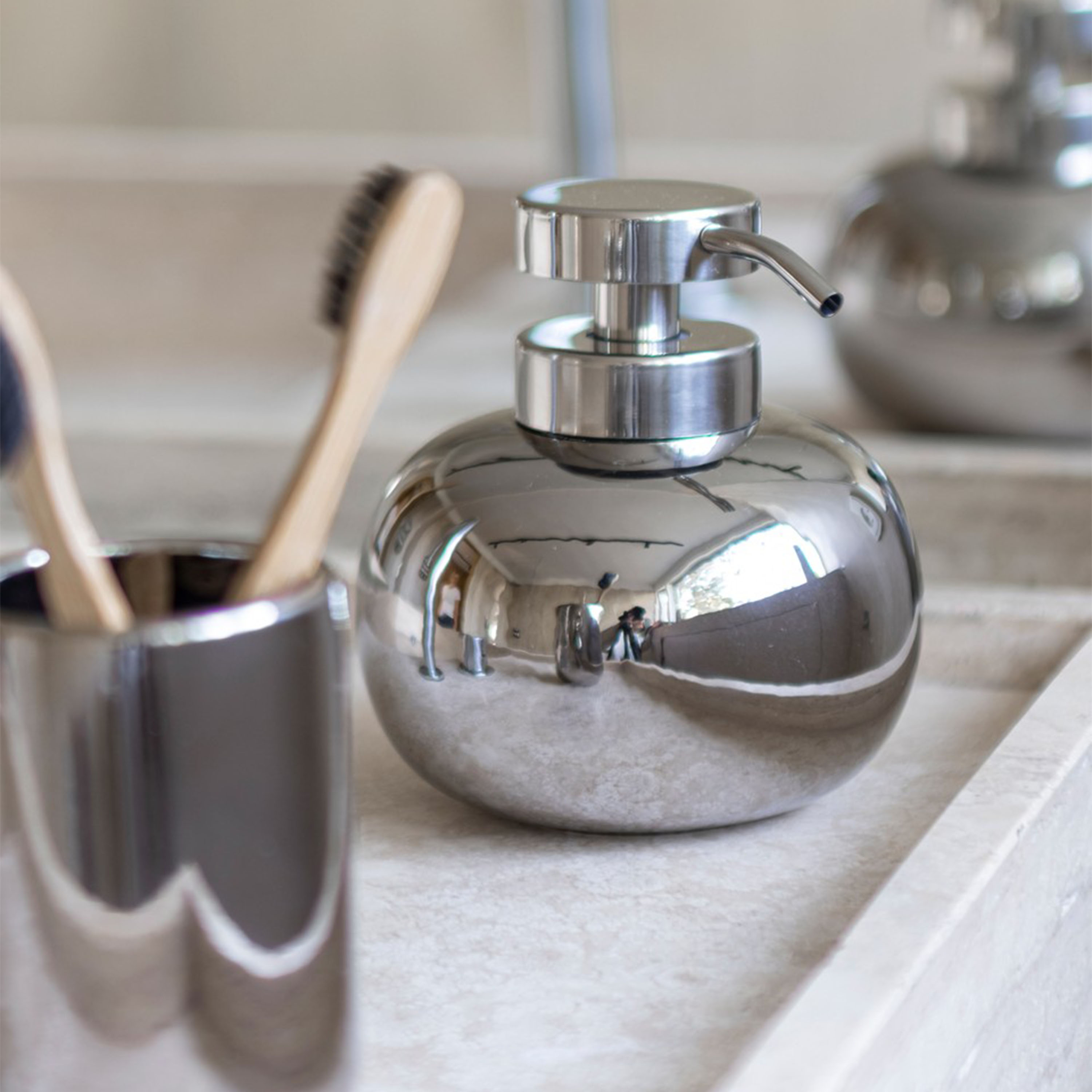 Mette Ditmer Lotus Seifenspender Chrom Niedrig