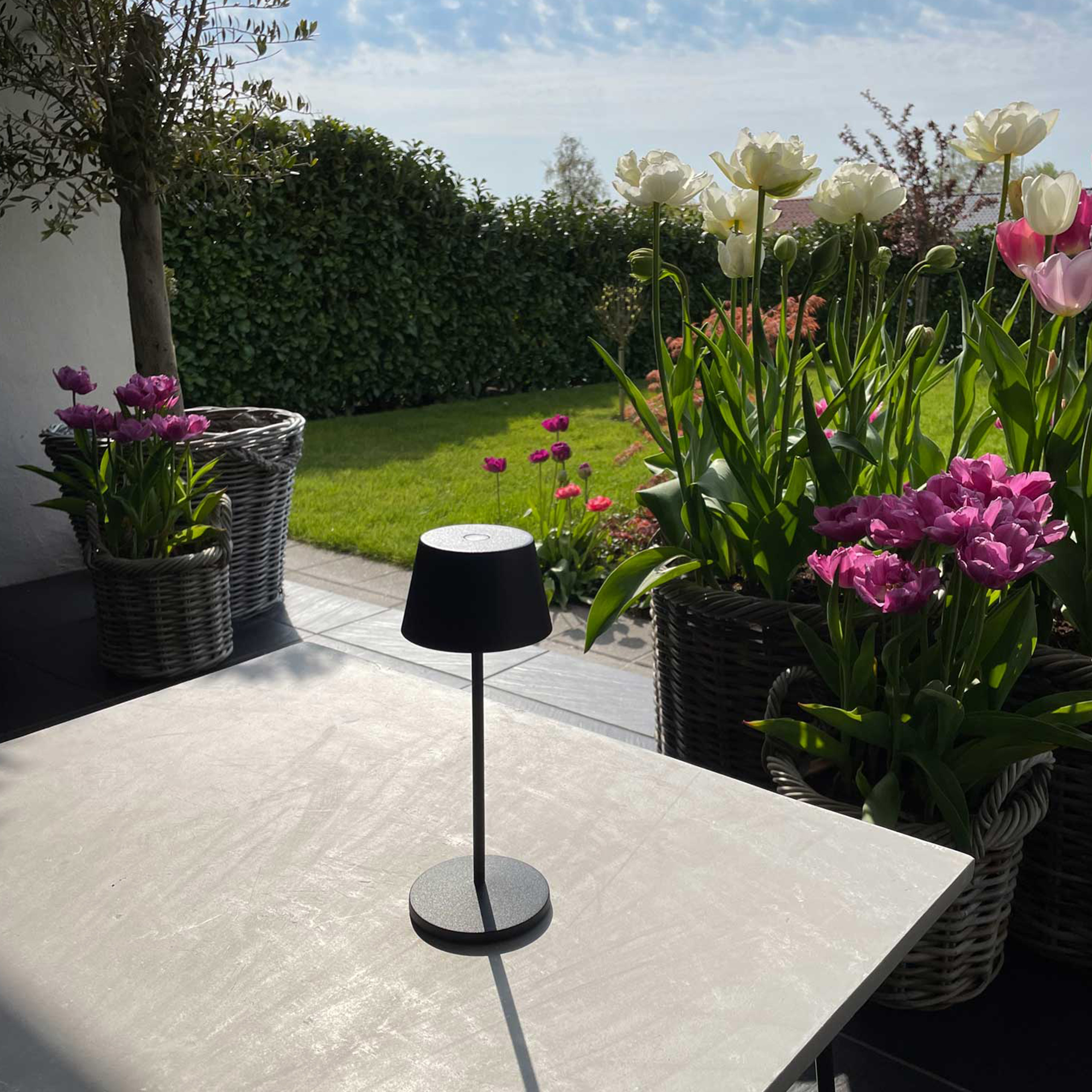 LOOM Design Modi Micro Kannettava Pöytävalaisin Black