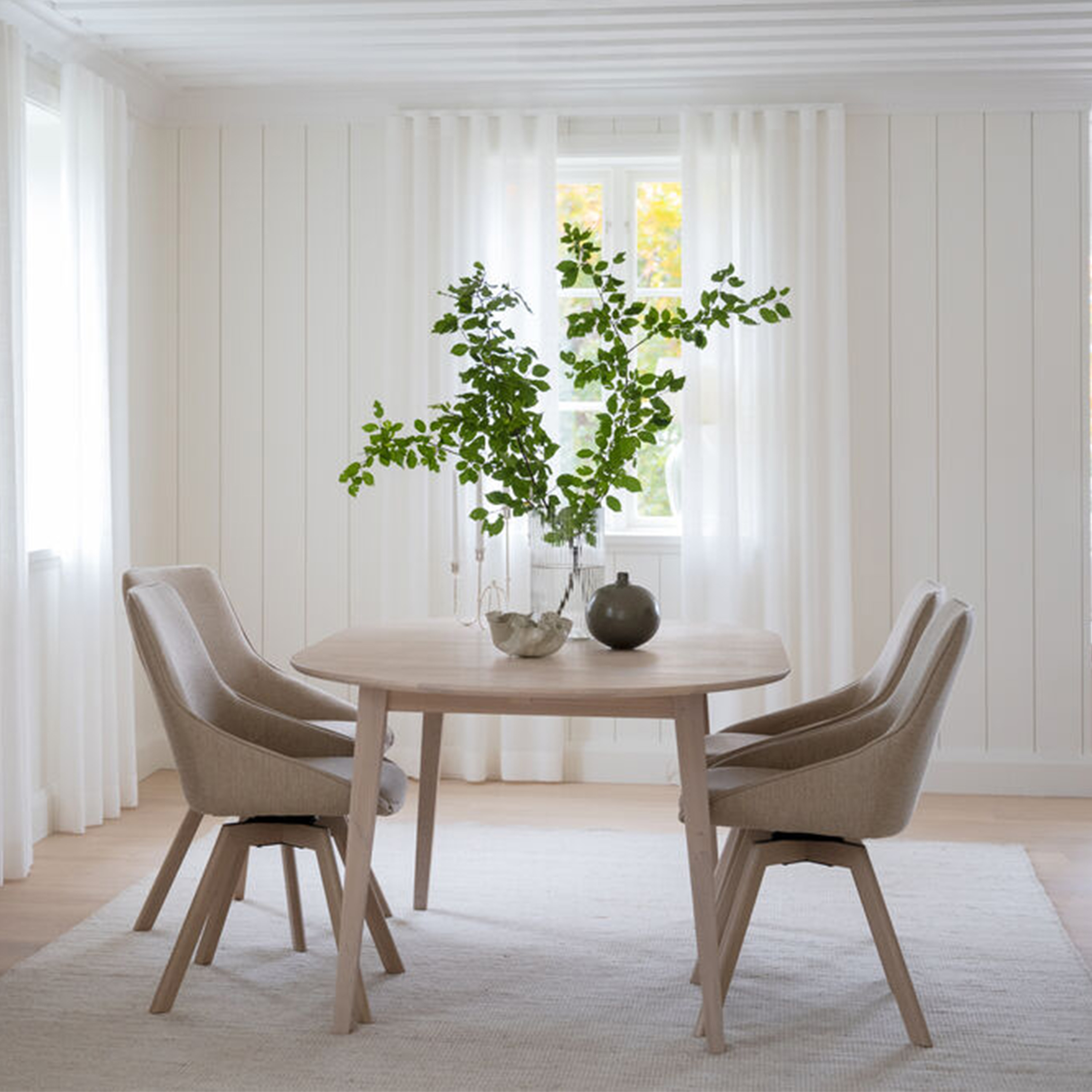 Rowico Home Alison Matstol Ljusbeige/Vitpigmenterad