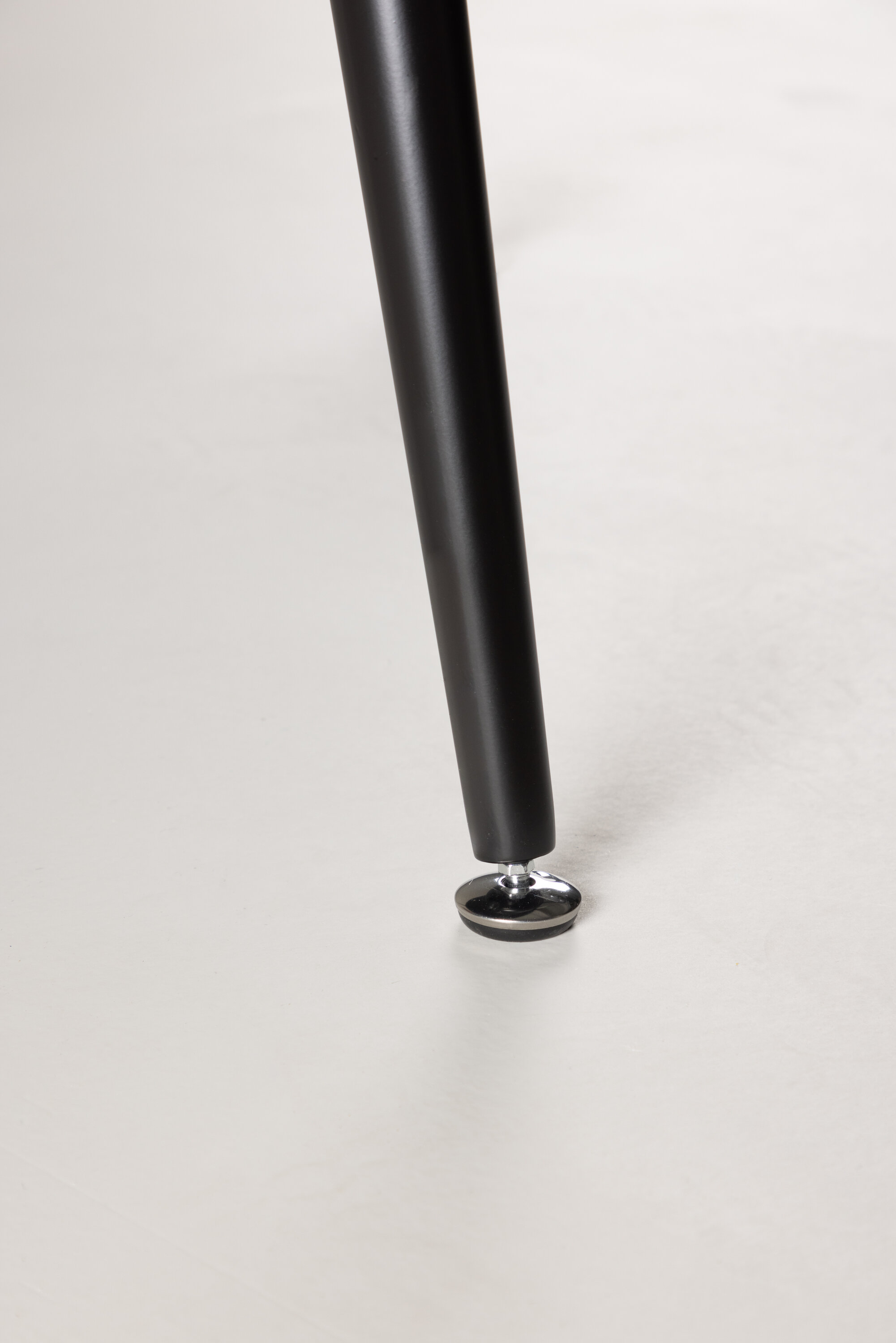 Venture Home Diana Matbord Svart Ø115