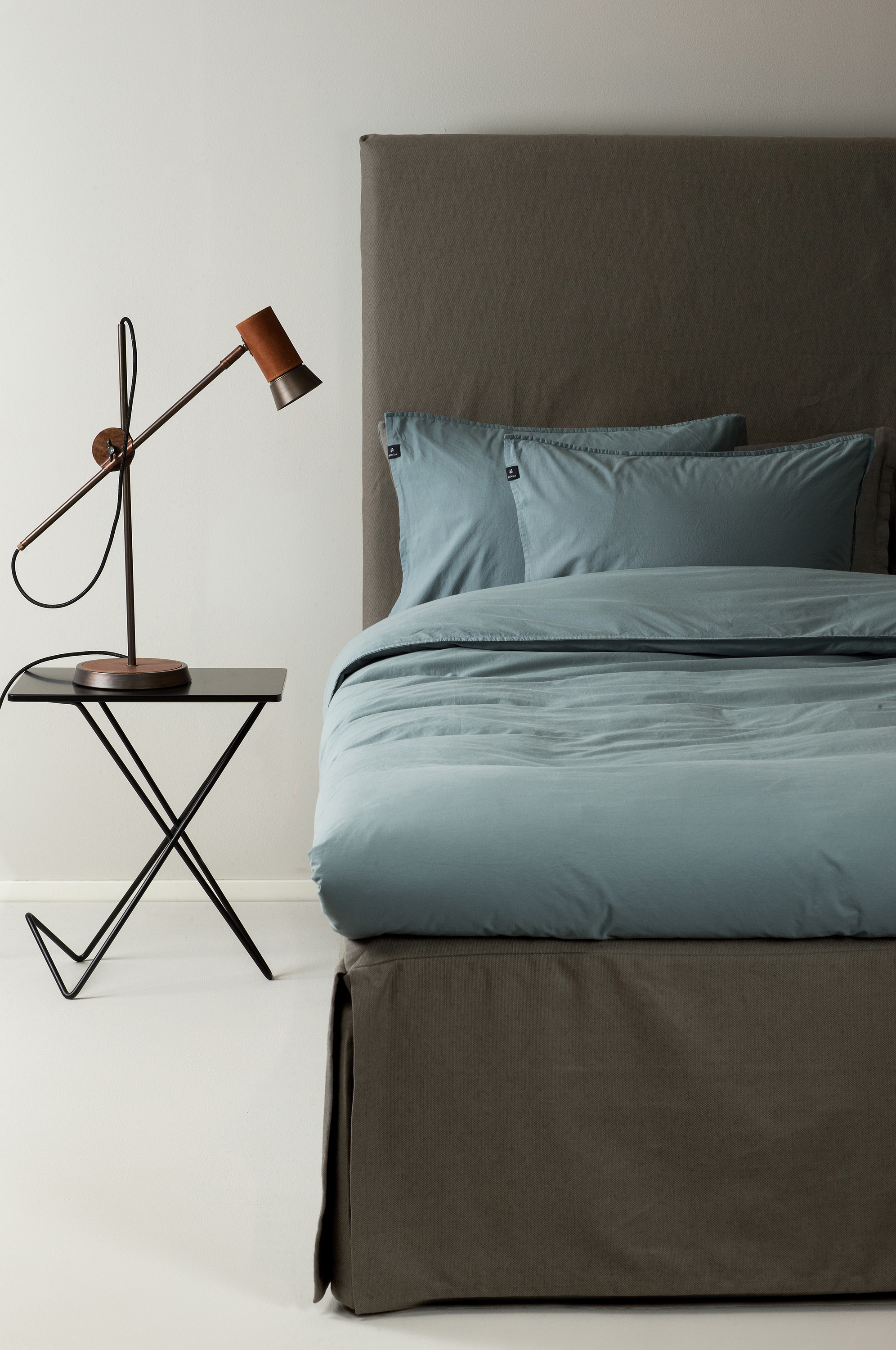 Himla Weeknight Bettrock Charcoal 160x220x42