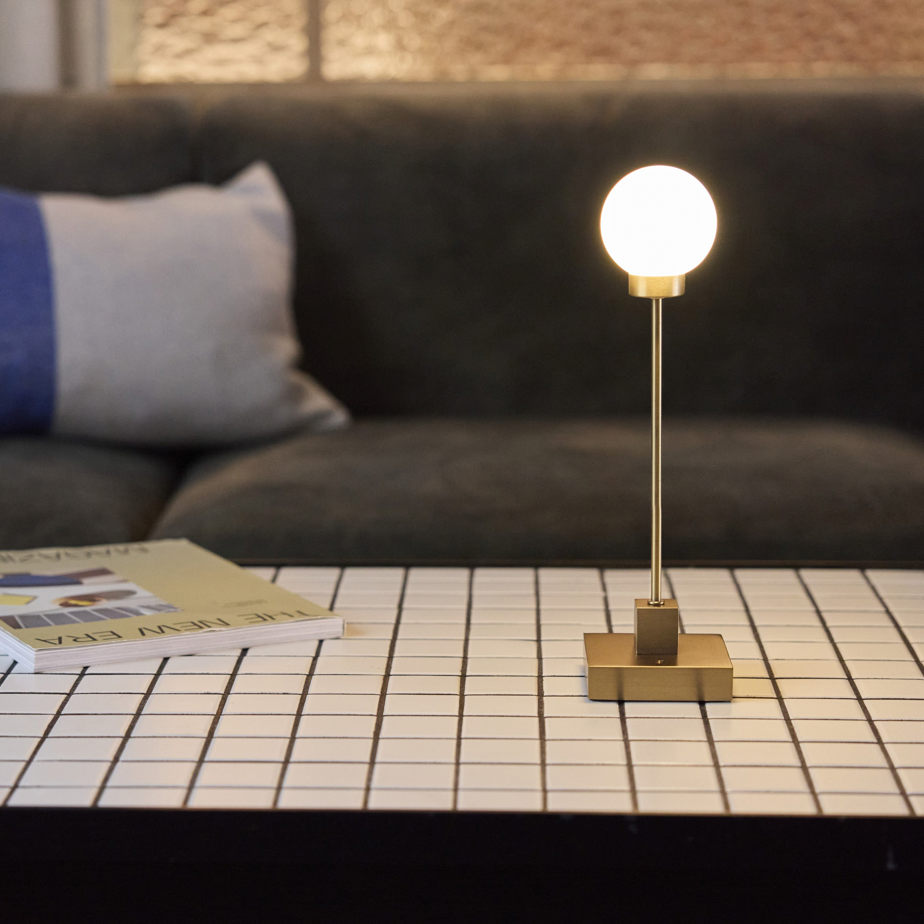 Northern Snowball Tischlampe Tragbar Messing