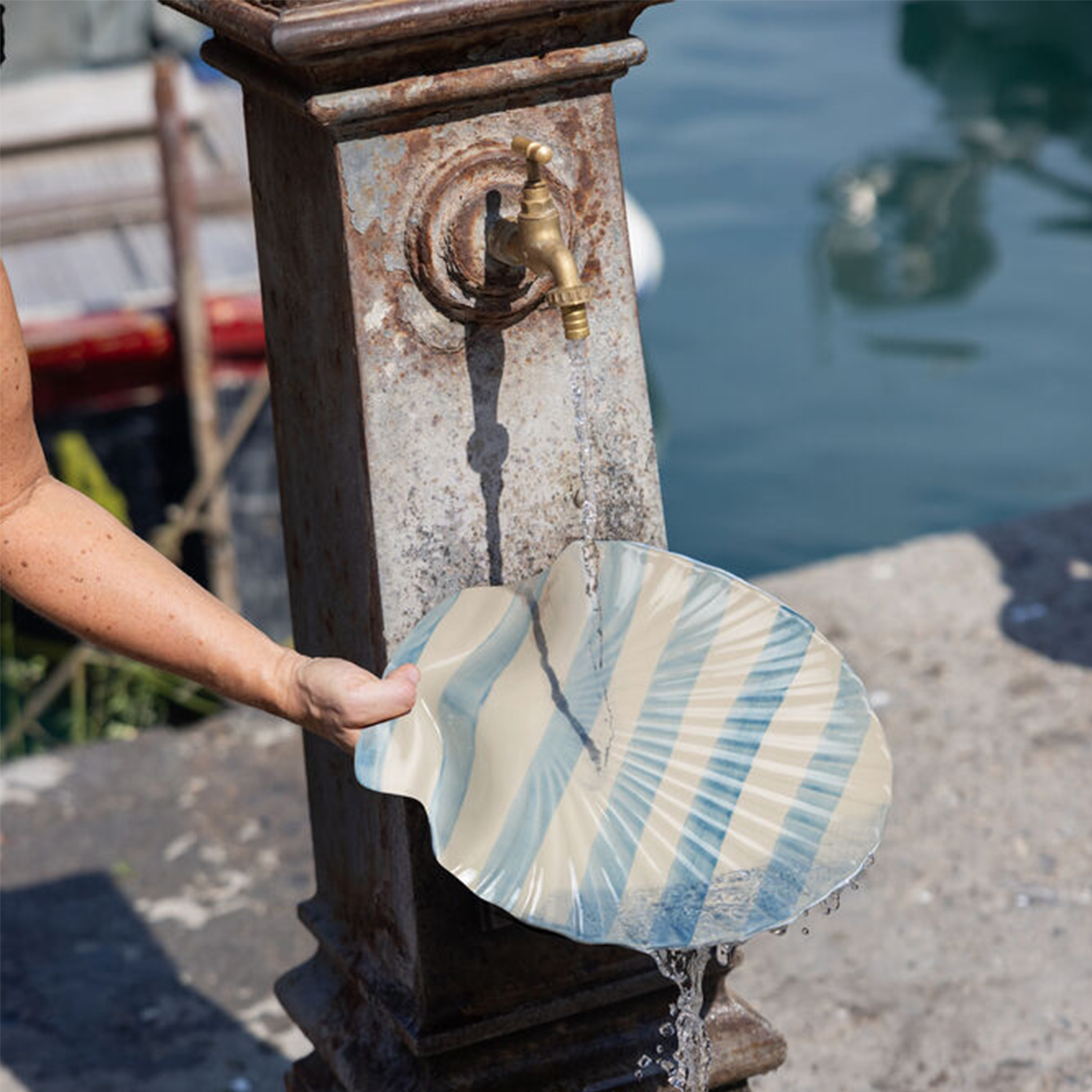 Byon Armona Tarjoilulautanen Vaaleansininen/valkoinen Ø32