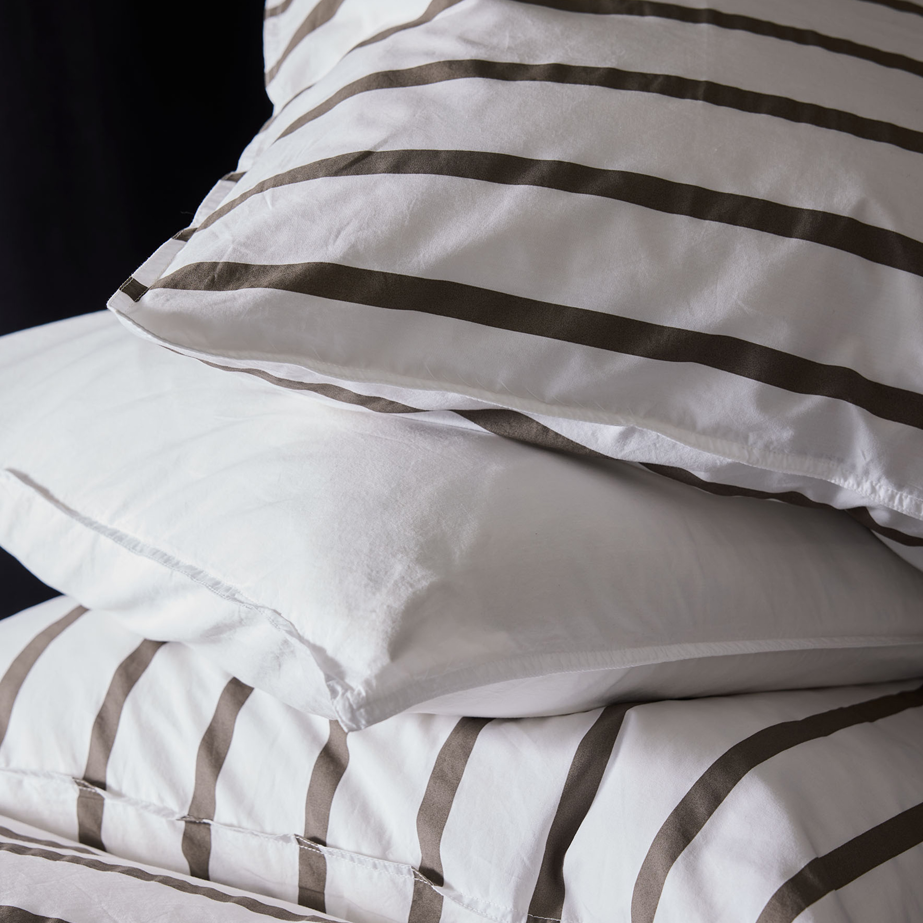 Tell me more Tyynyliina Taupe Stripe 50x90cm