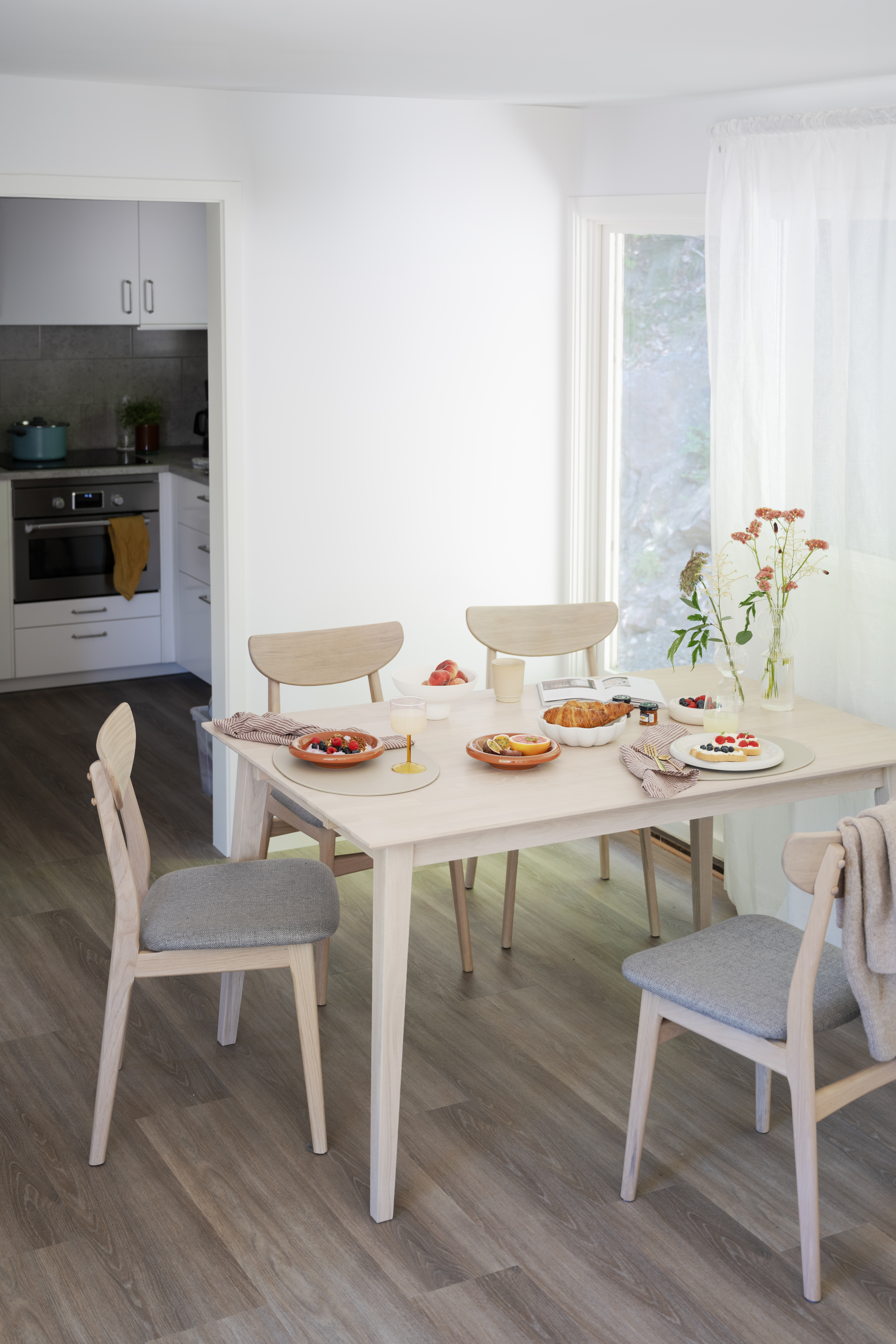 Rowico Home Rodham Matstol Vitpigment Ek/Ljusgrå