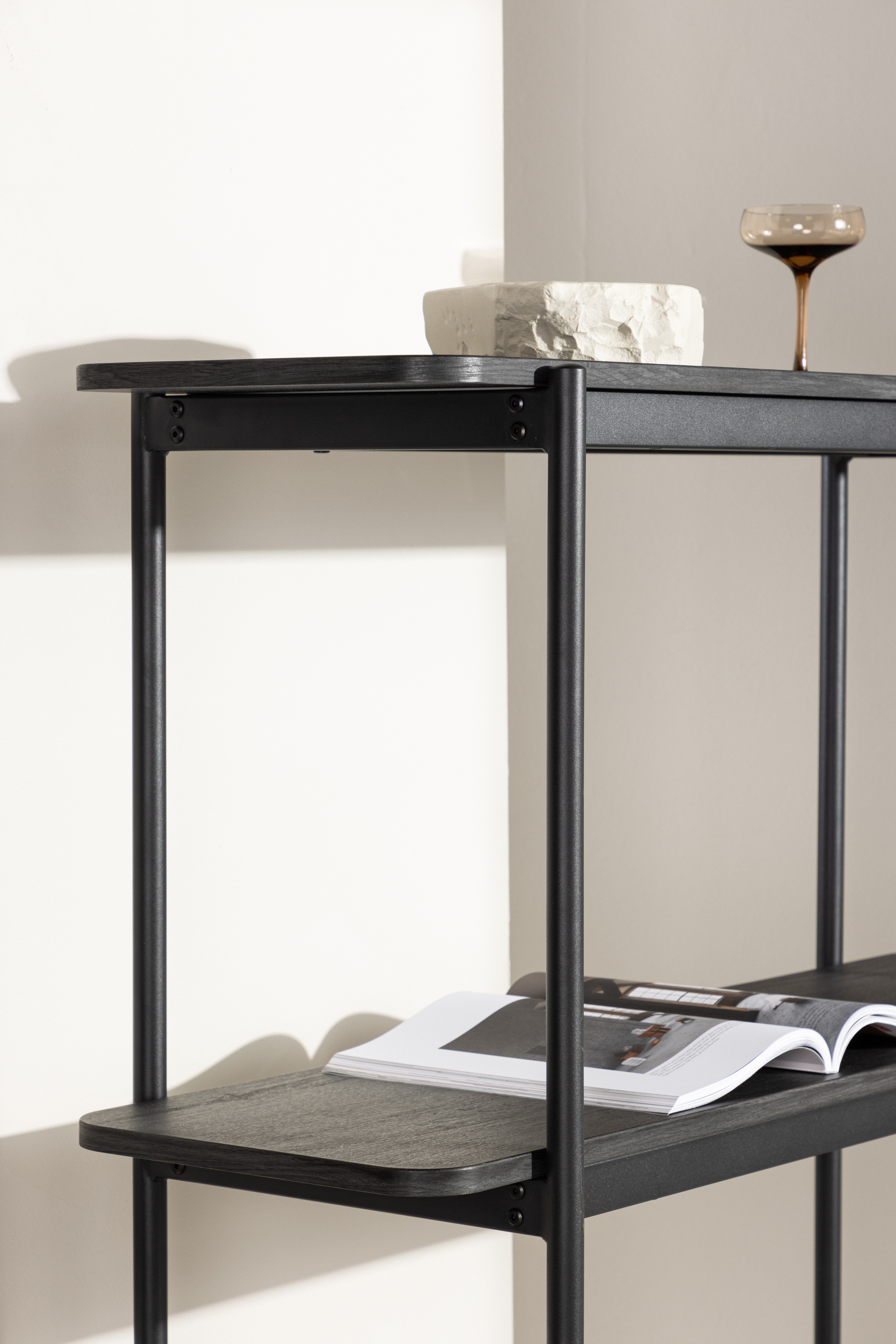 Vind Margaret Hylla Black 120x120