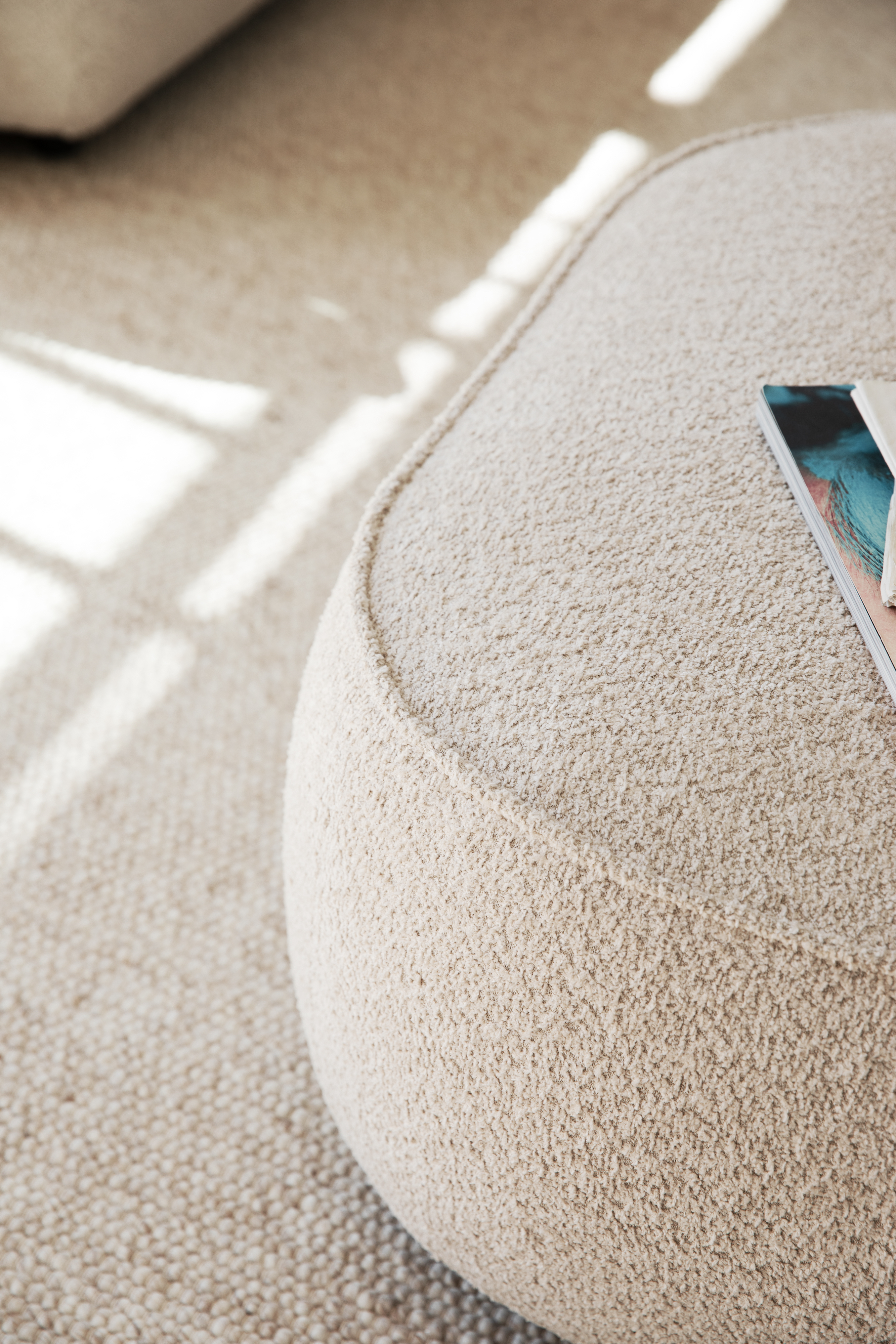 Rowico Home Norris Fußhocker Hellbeige 89cm