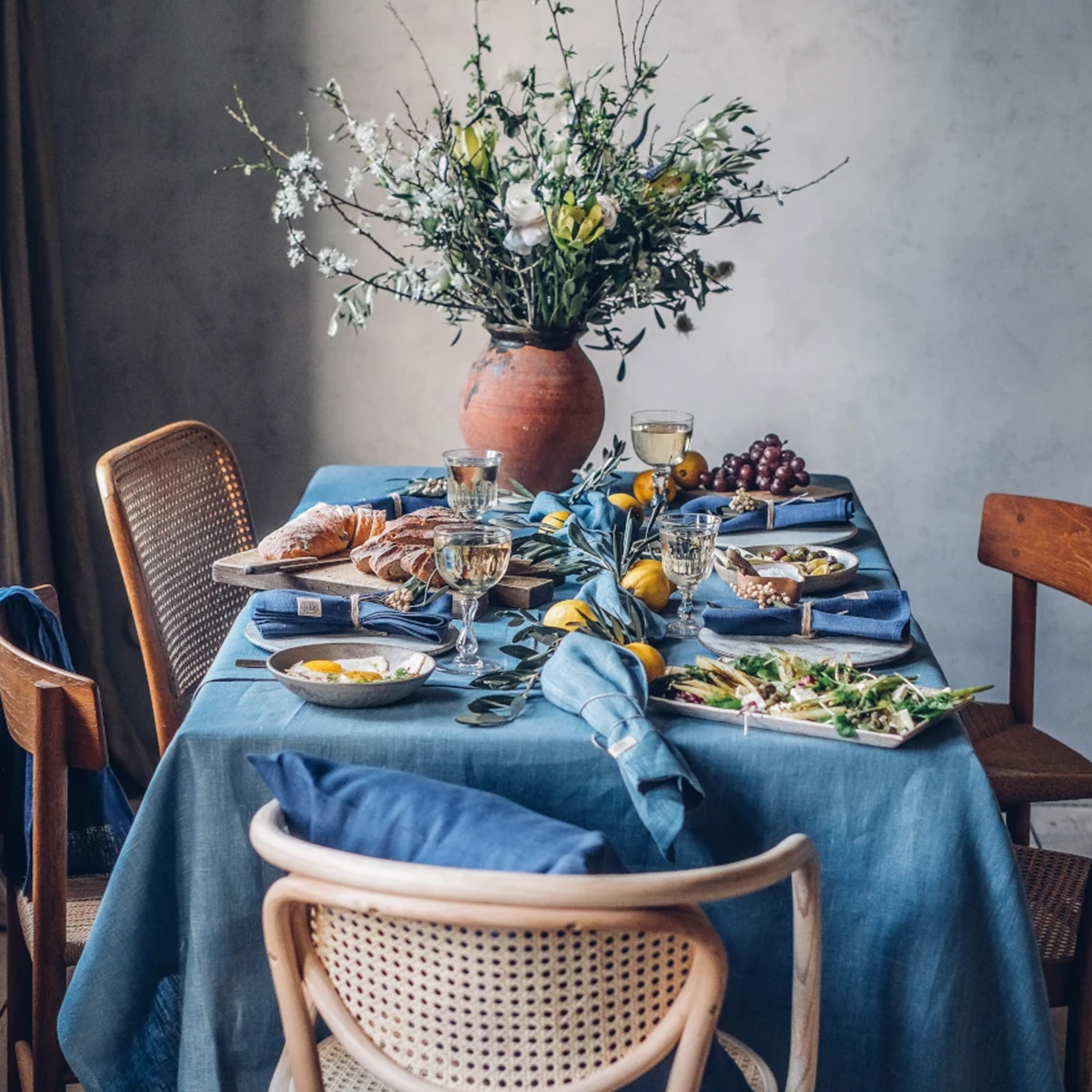 Lovely Linen Classic Pellavapöytäliina Pigeon Blue 145x250cm