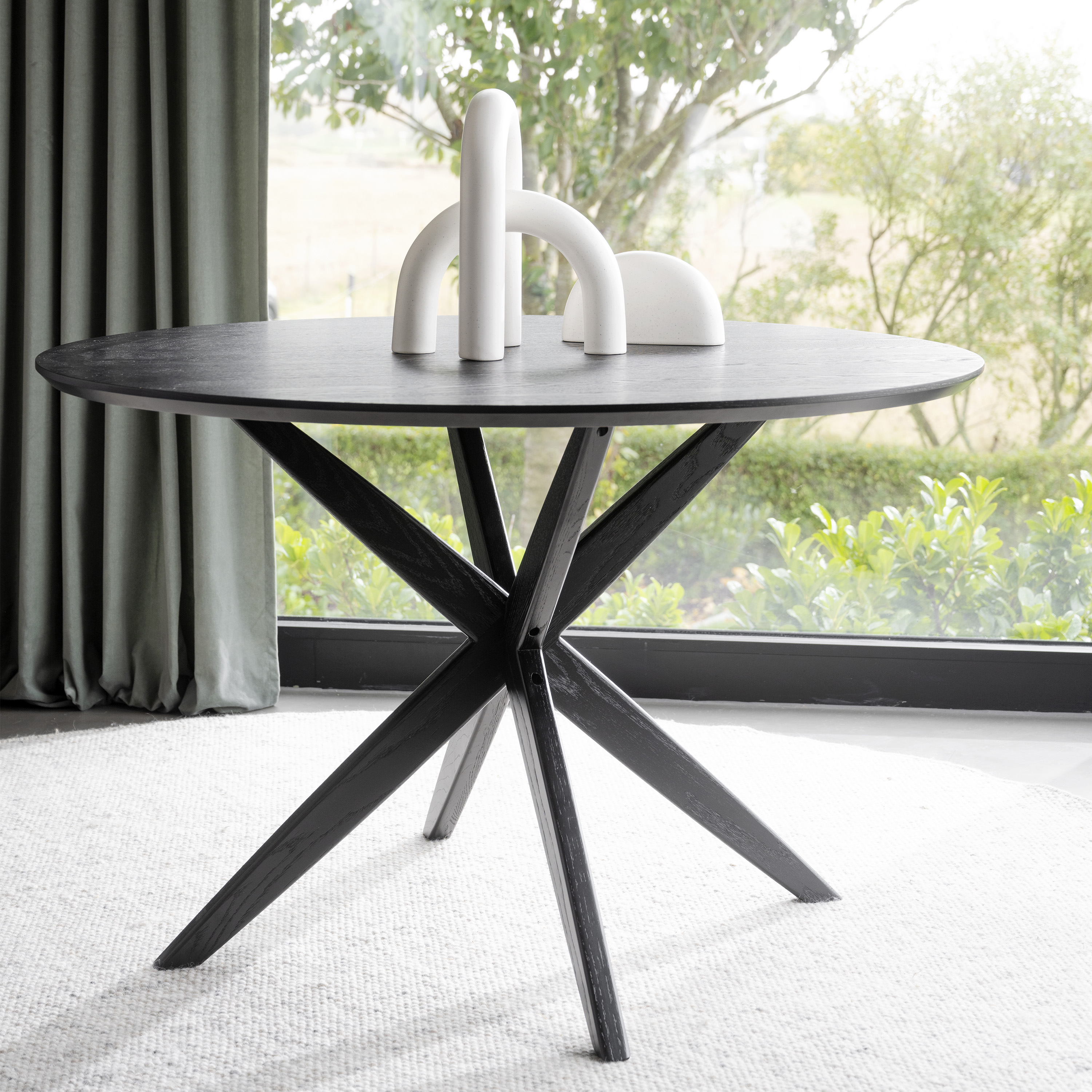 Rowico Home Calverton Matbord Svart Ø120