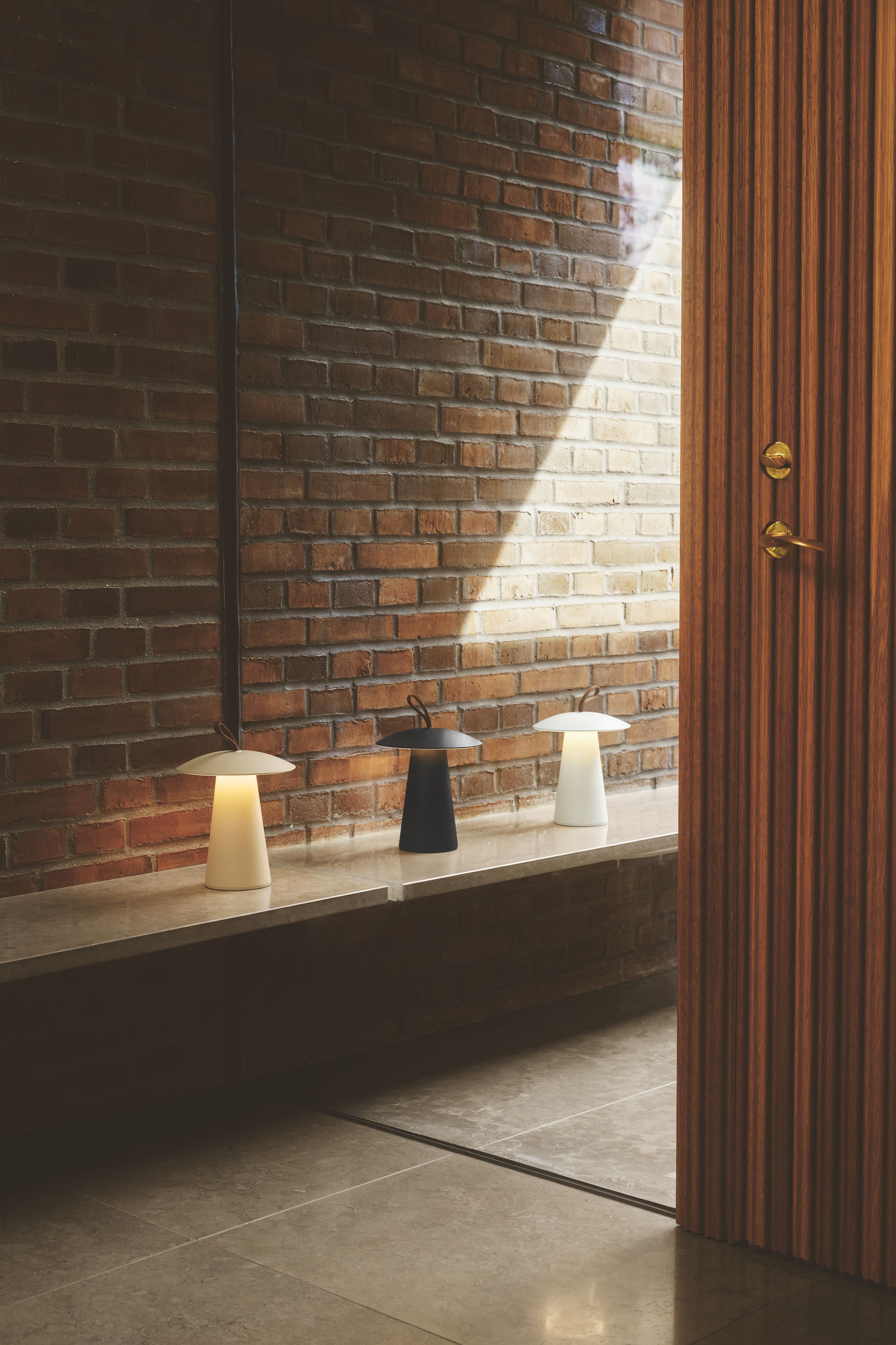 Nordlux Ara To-Go 2 Uppladdningsbar Bordslampa Svart