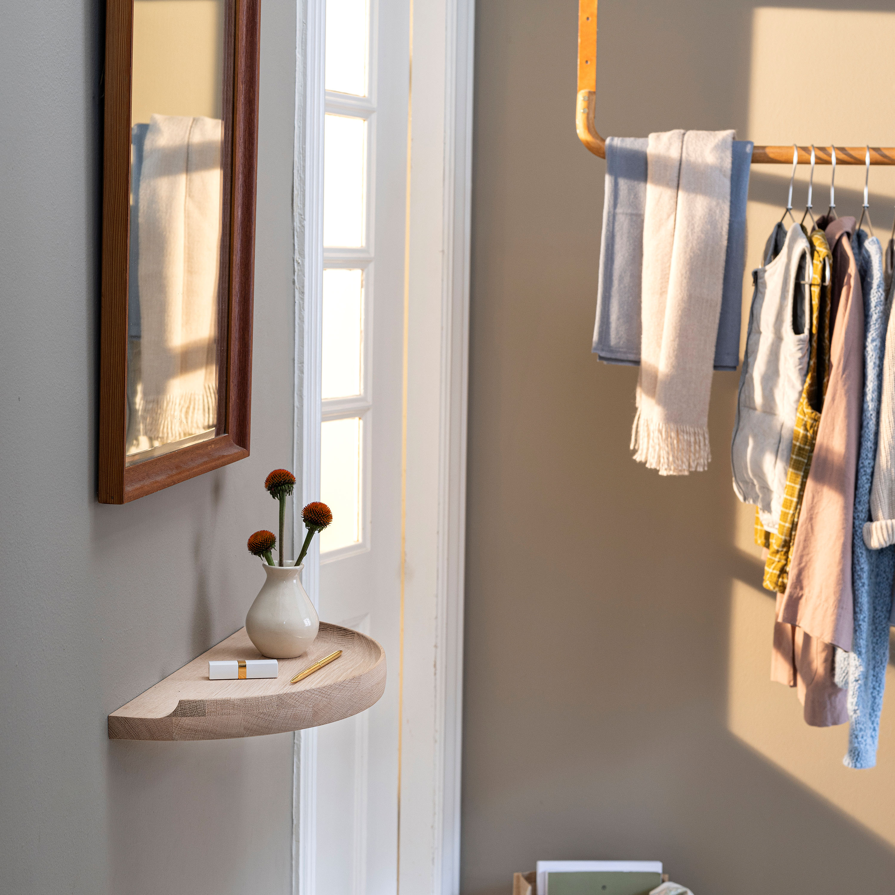 Aakjaer Furniture Arcus konsollhylle hvit oljet eik