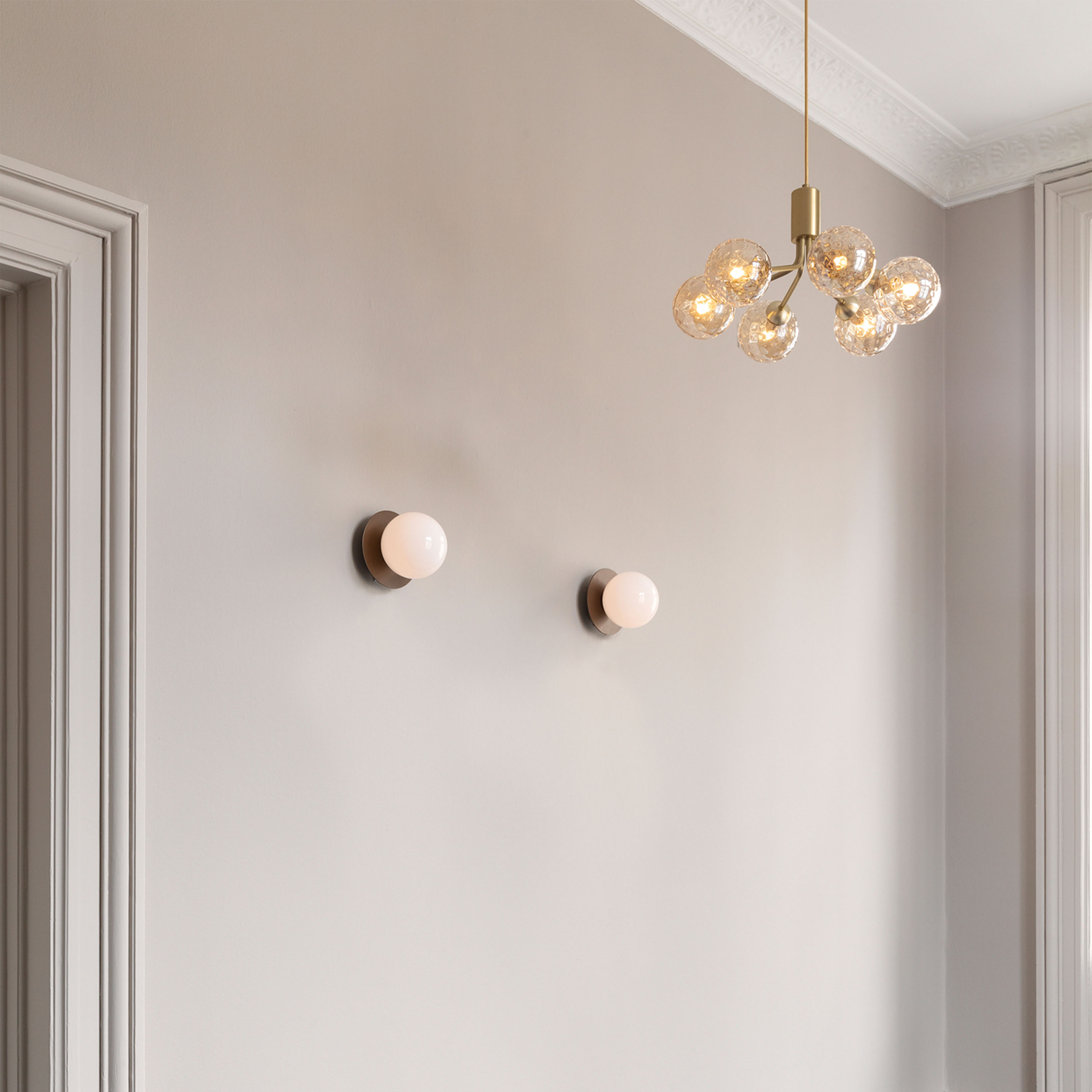 Nuura Liila 1 Vägg-/taklampa Dark Bronze/Optic Clear Medium