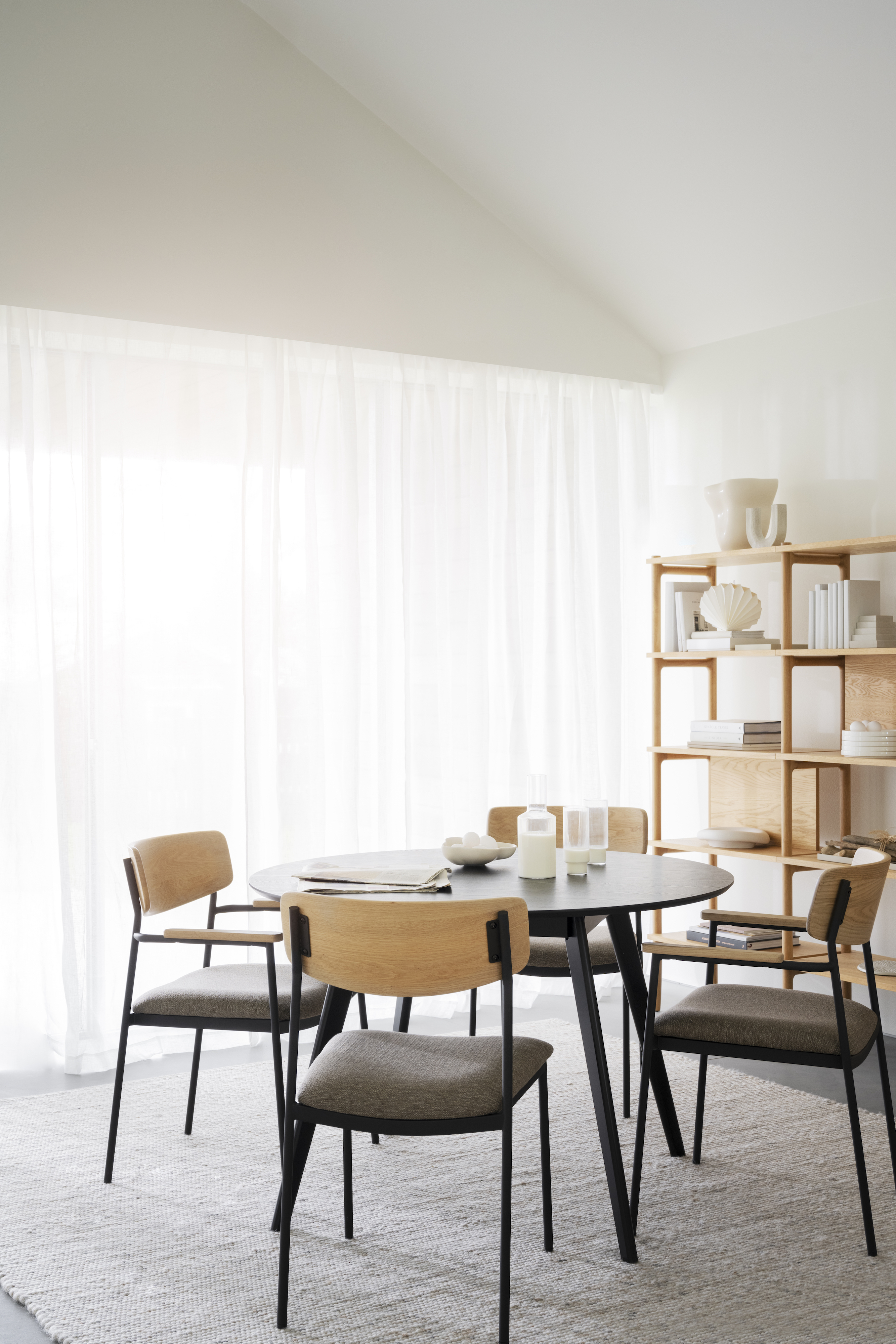 Rowico Home Maymont Esszimmerstuhl Eiche/Dunkelbeige/Schwarz