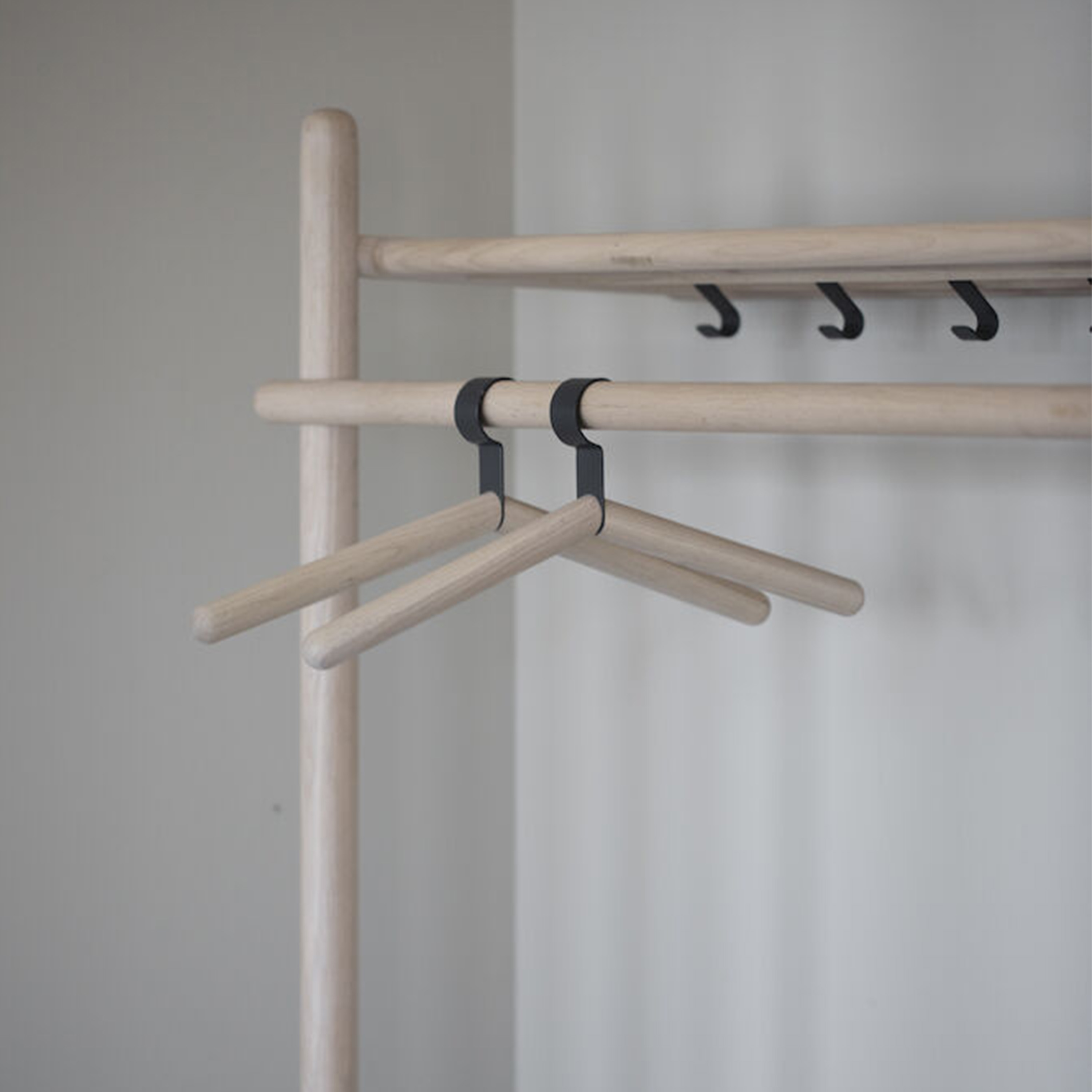 Rowico Home Milford Klädställning Vitpigmenterad