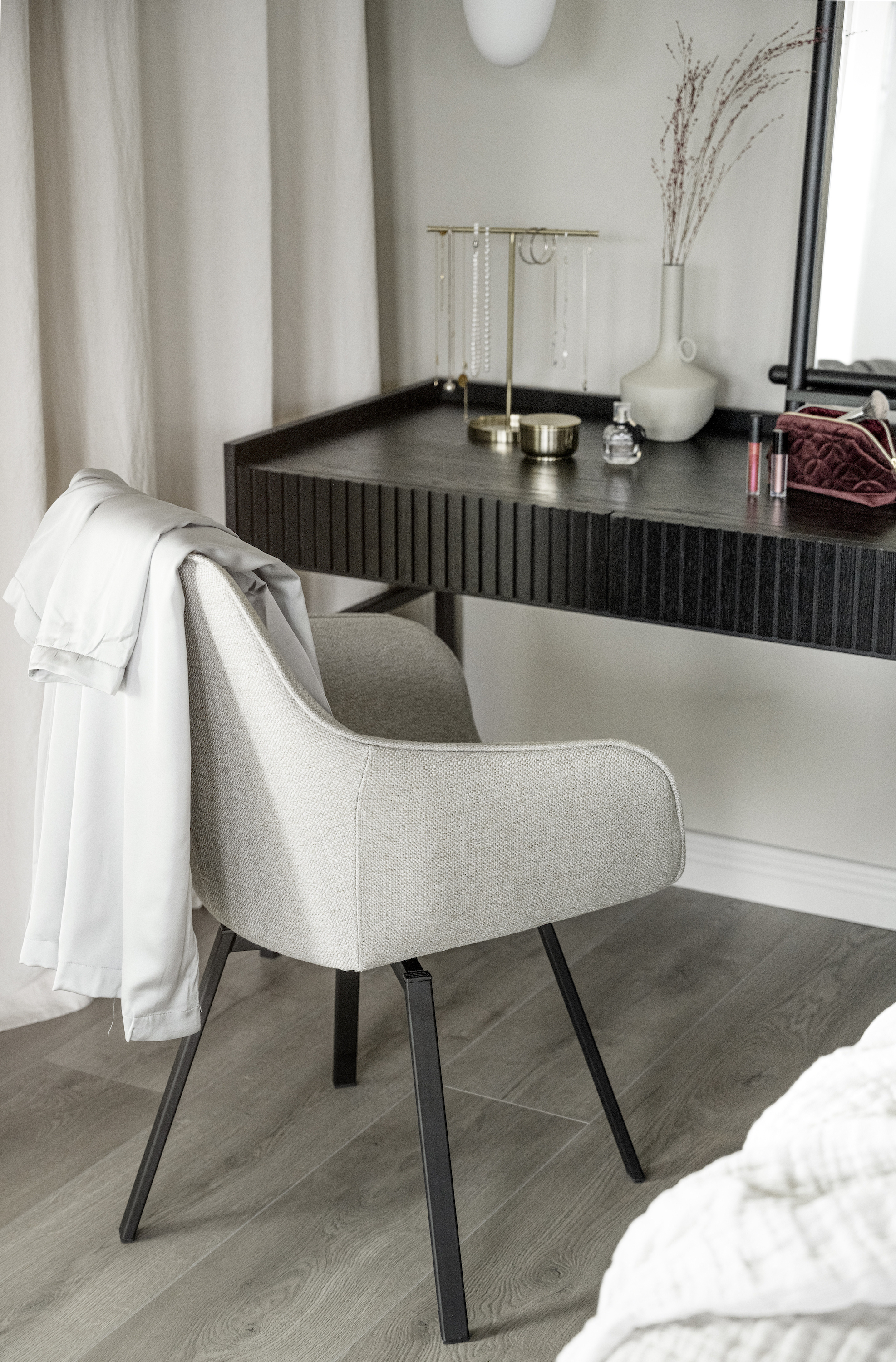 Rowico Home Alison Armlehnstuhl Beige/Schwarz